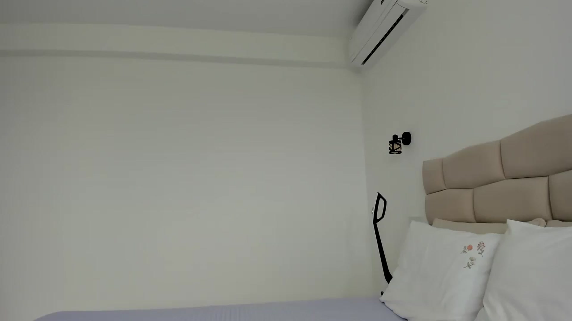 Gallery image thumbnail from Krys_'s myfreecams stream on, 07/04/2026, 11:21 image 17 of 20