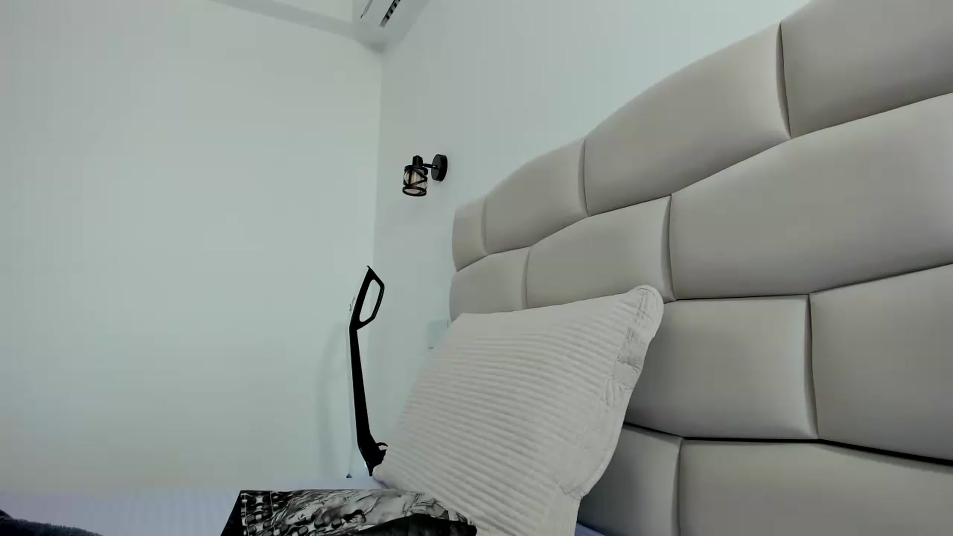 Gallery image thumbnail from Krys_'s myfreecams stream on, 07/05/2026, 09:17 image 20 of 20
