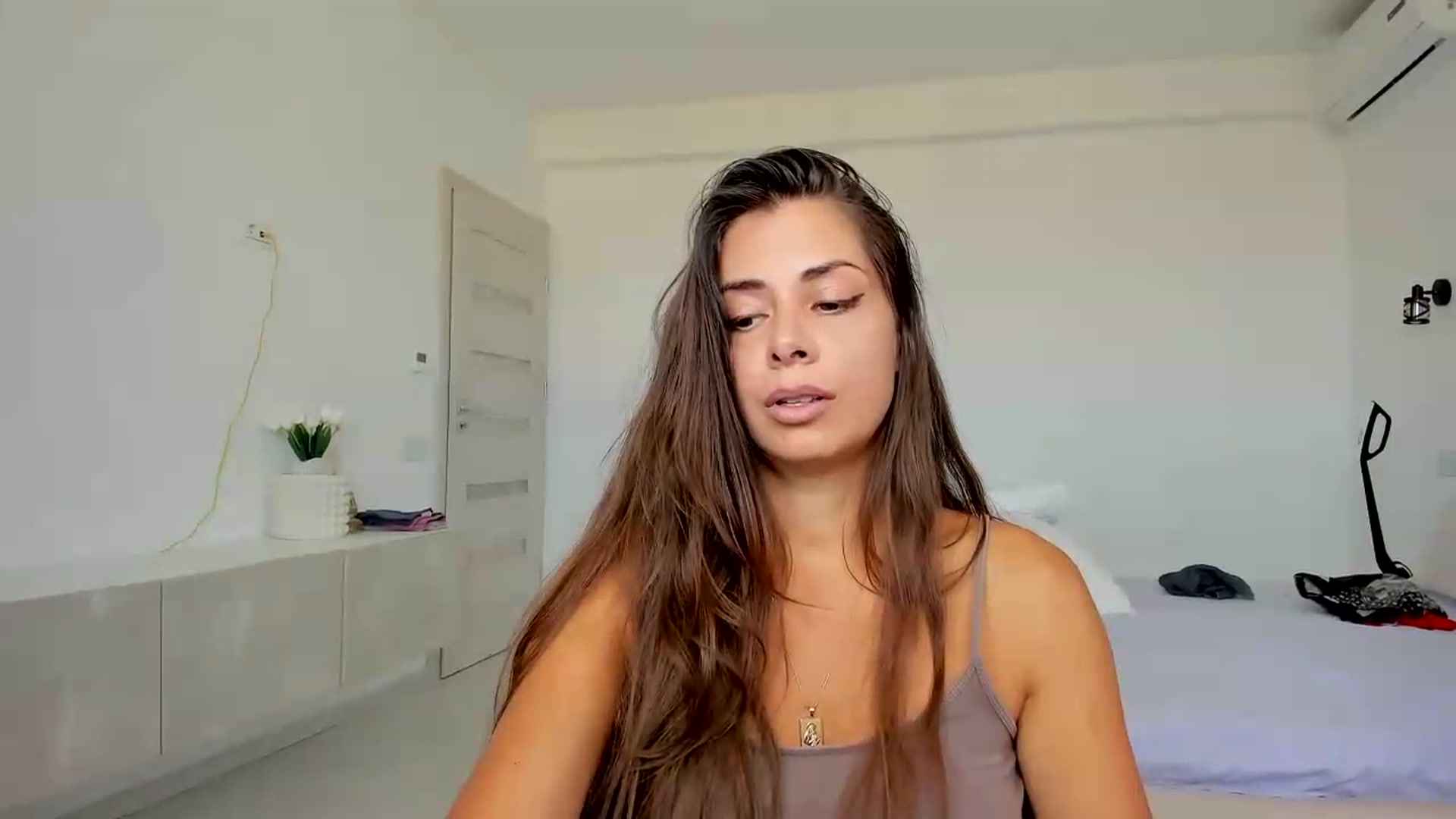 Gallery image thumbnail from Krys_'s myfreecams stream on, 07/07/2026, 07:14 image 5 of 20