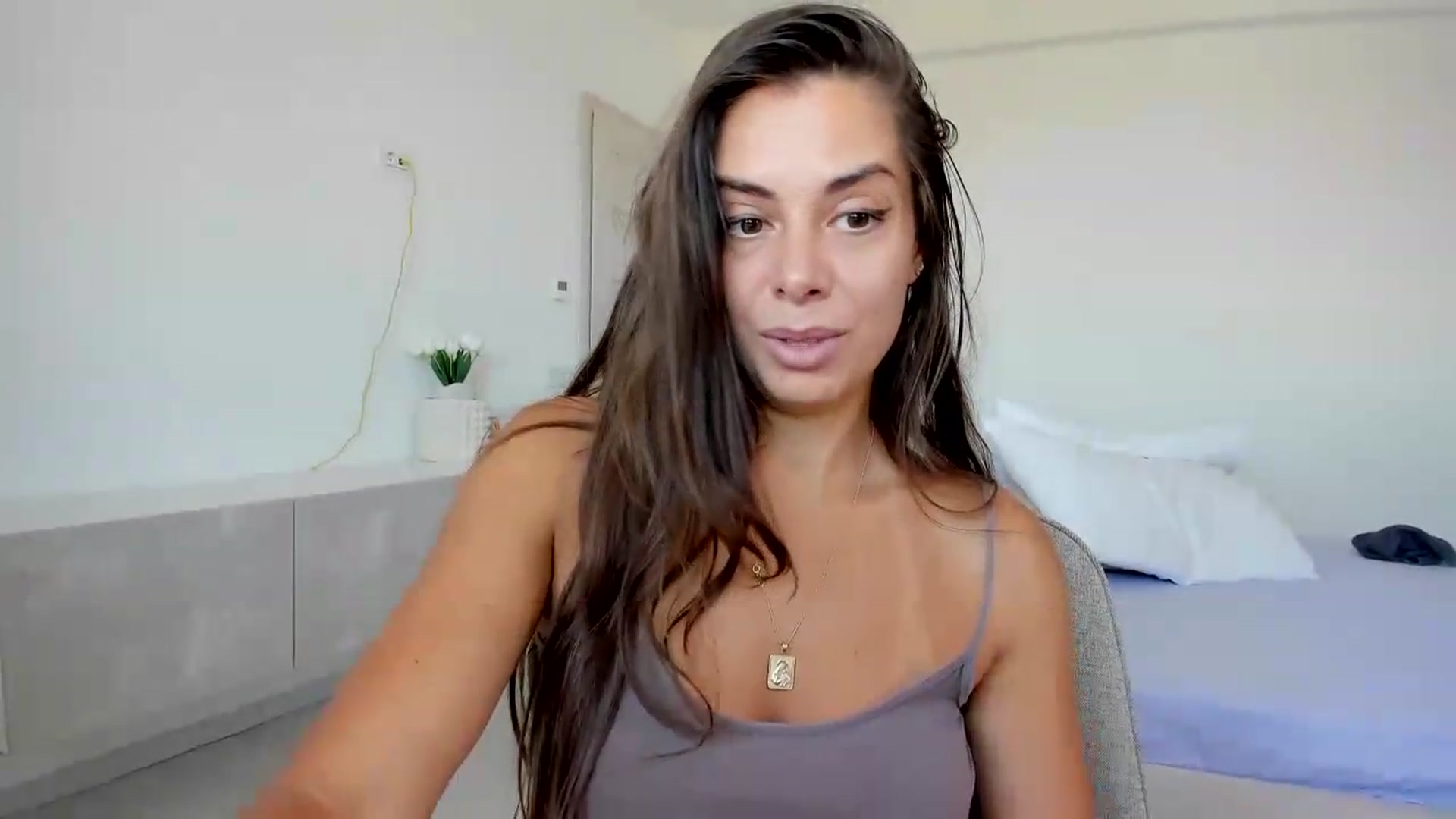 Gallery image thumbnail from Krys_'s myfreecams stream on, 07/07/2026, 07:37 image 6 of 20