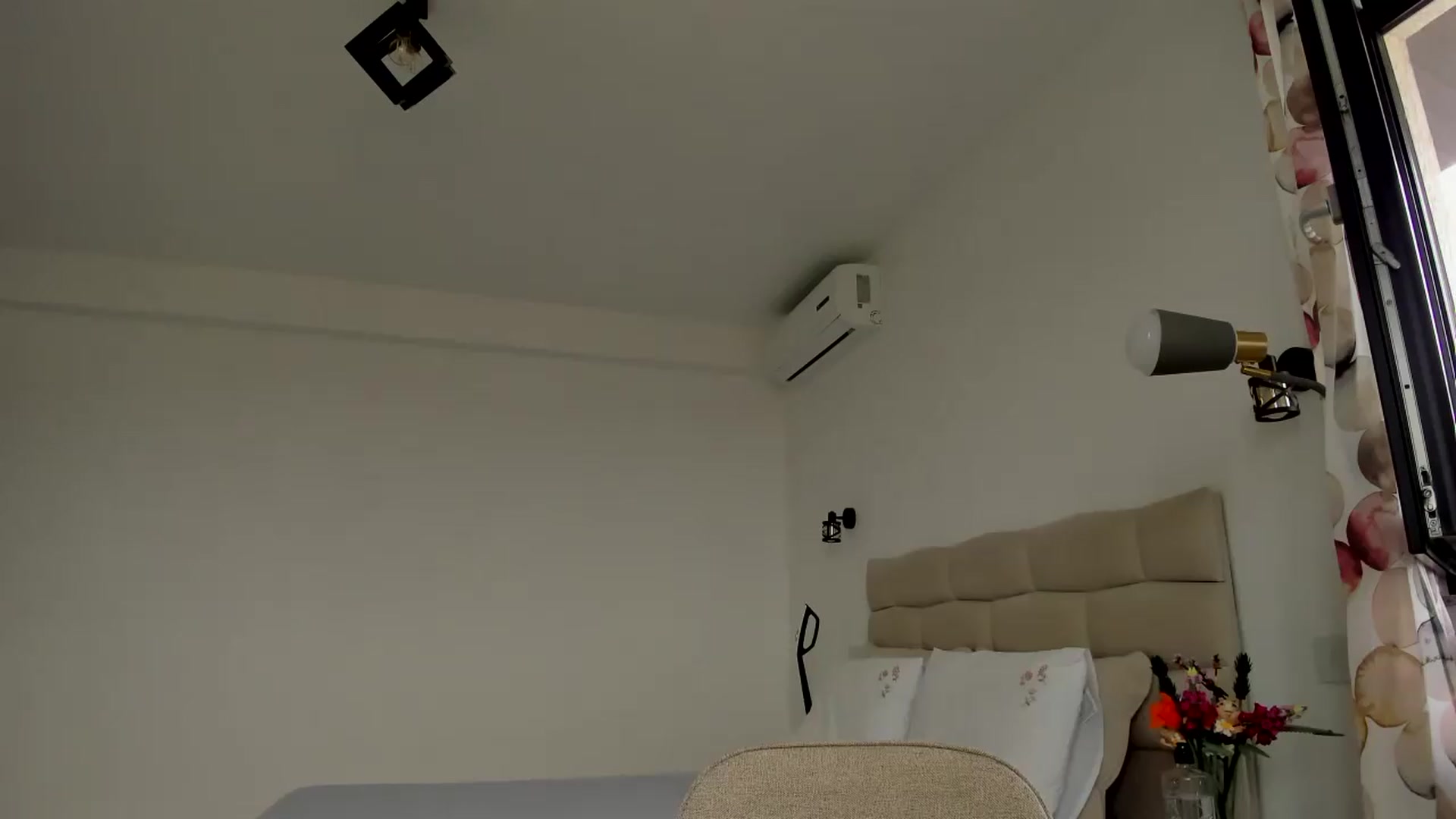 Gallery image thumbnail from Krys_'s myfreecams stream on, 07/16/2026, 09:06 image 16 of 20