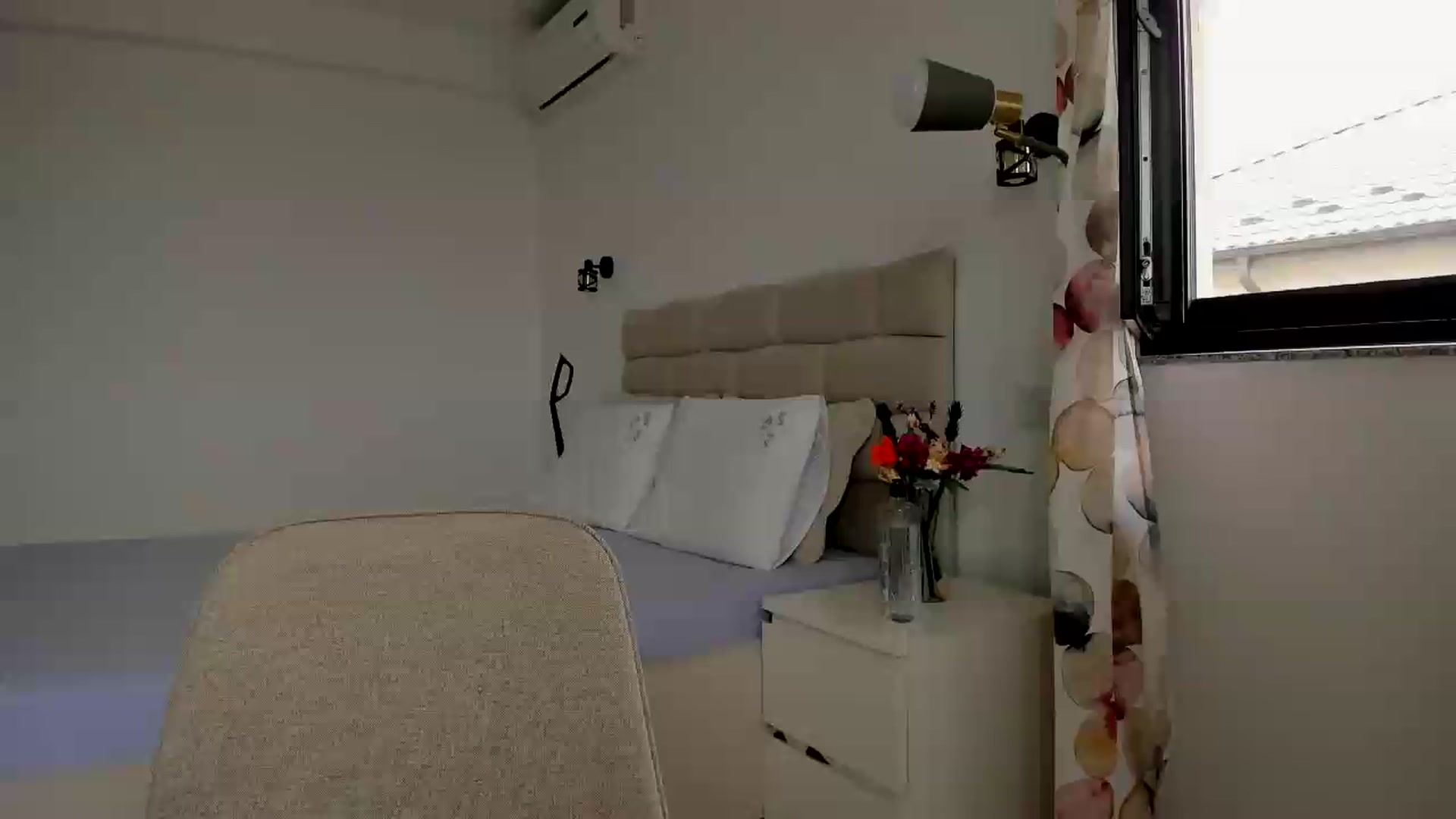 Gallery image thumbnail from Krys_'s myfreecams stream on, 07/16/2026, 09:06 image 14 of 20