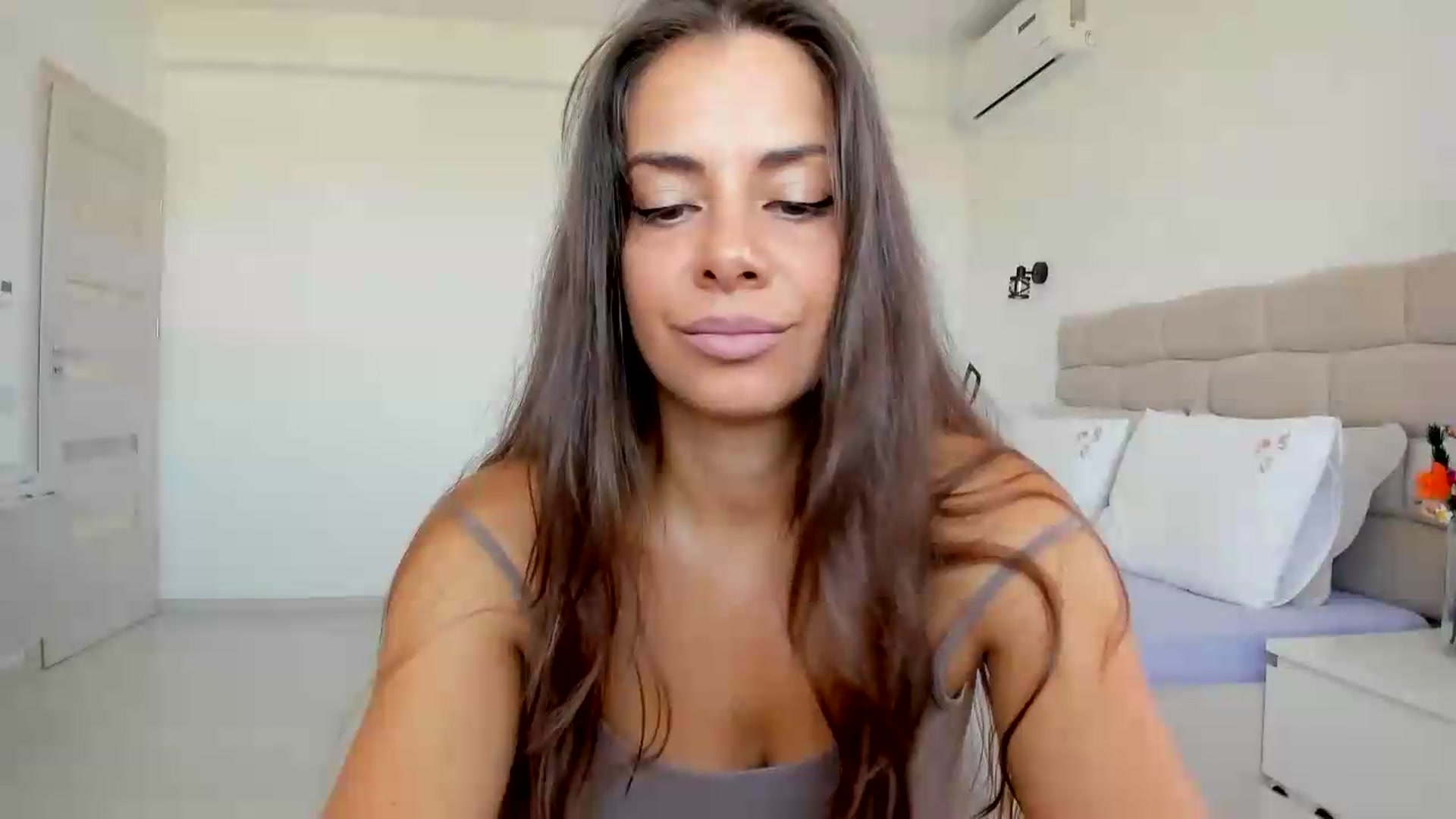 Gallery image thumbnail from Krys_'s myfreecams stream on, 07/17/2026, 06:20 image 5 of 20