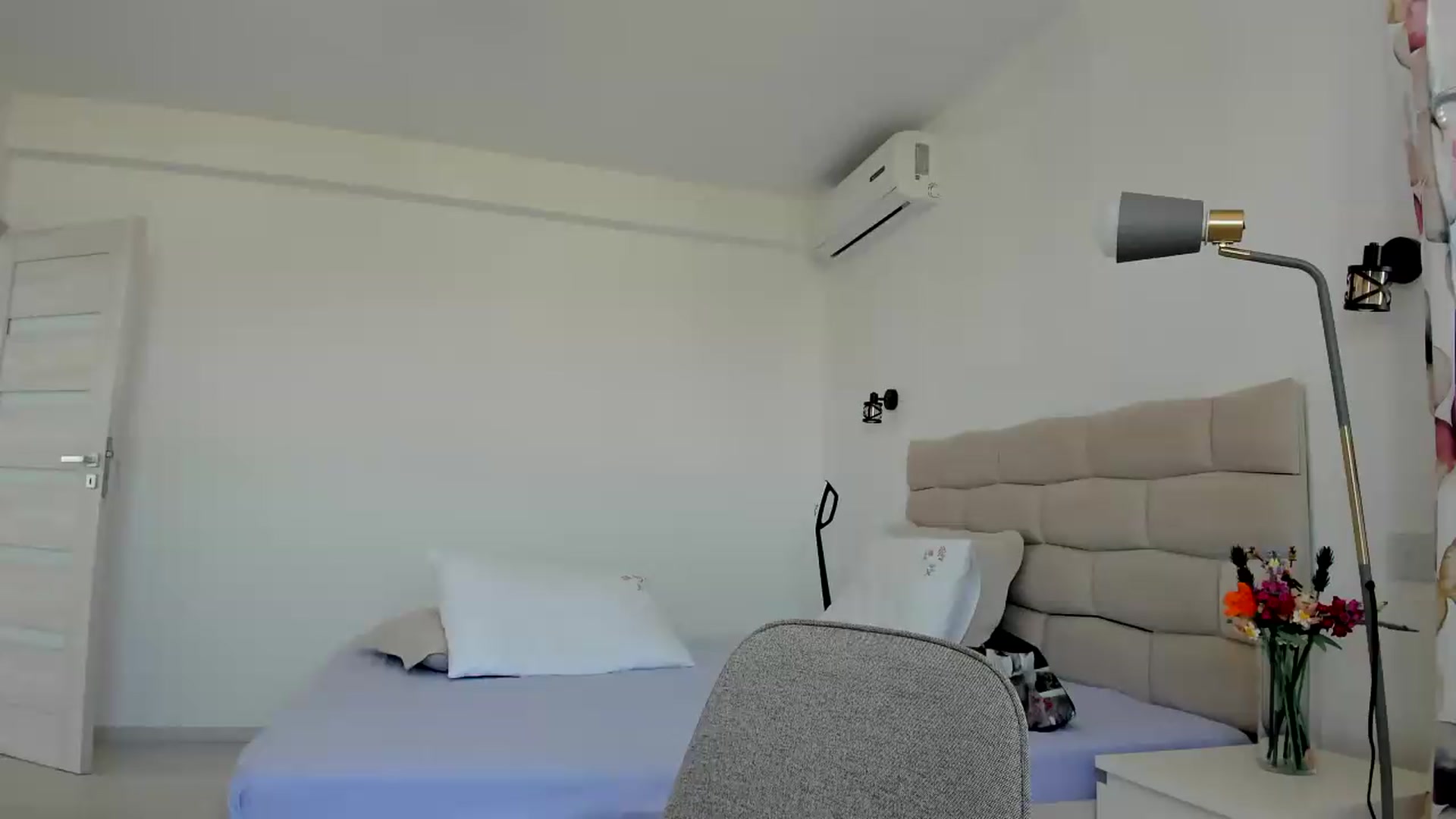 Gallery image thumbnail from Krys_'s myfreecams stream on, 07/17/2026, 06:55 image 9 of 20