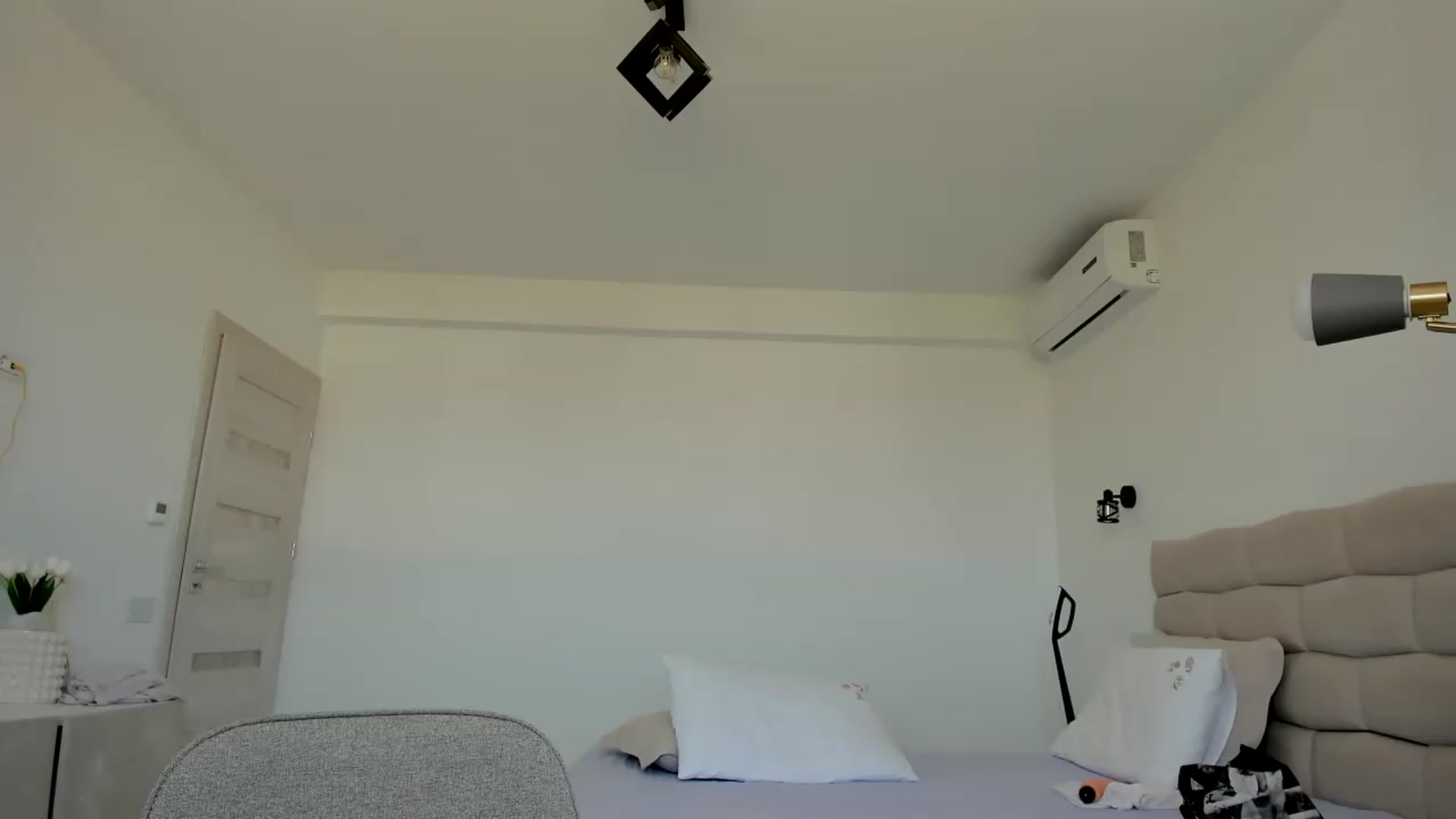 Gallery image thumbnail from Krys_'s myfreecams stream on, 07/17/2026, 06:55 image 1 of 20