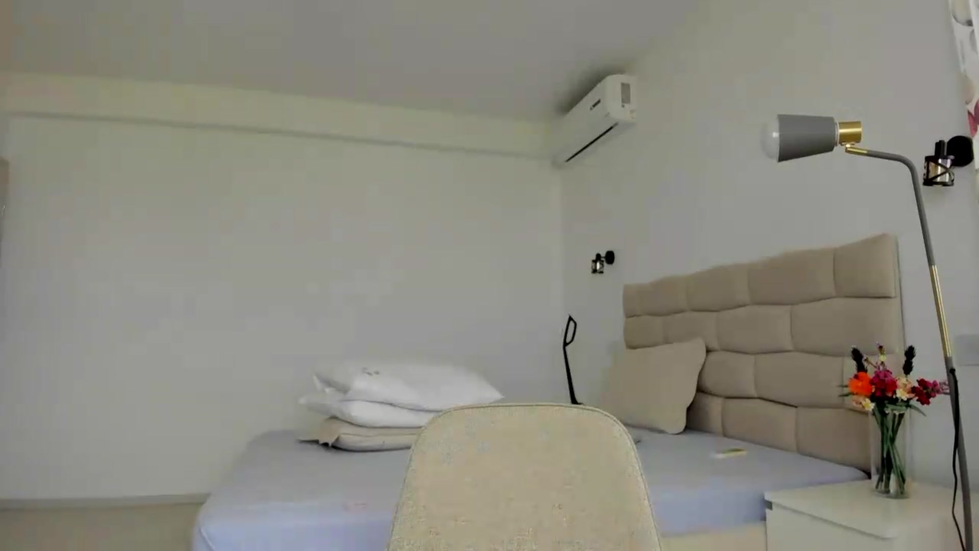Gallery image thumbnail from Krys_'s myfreecams stream on, 07/22/2026, 07:24 image 13 of 20