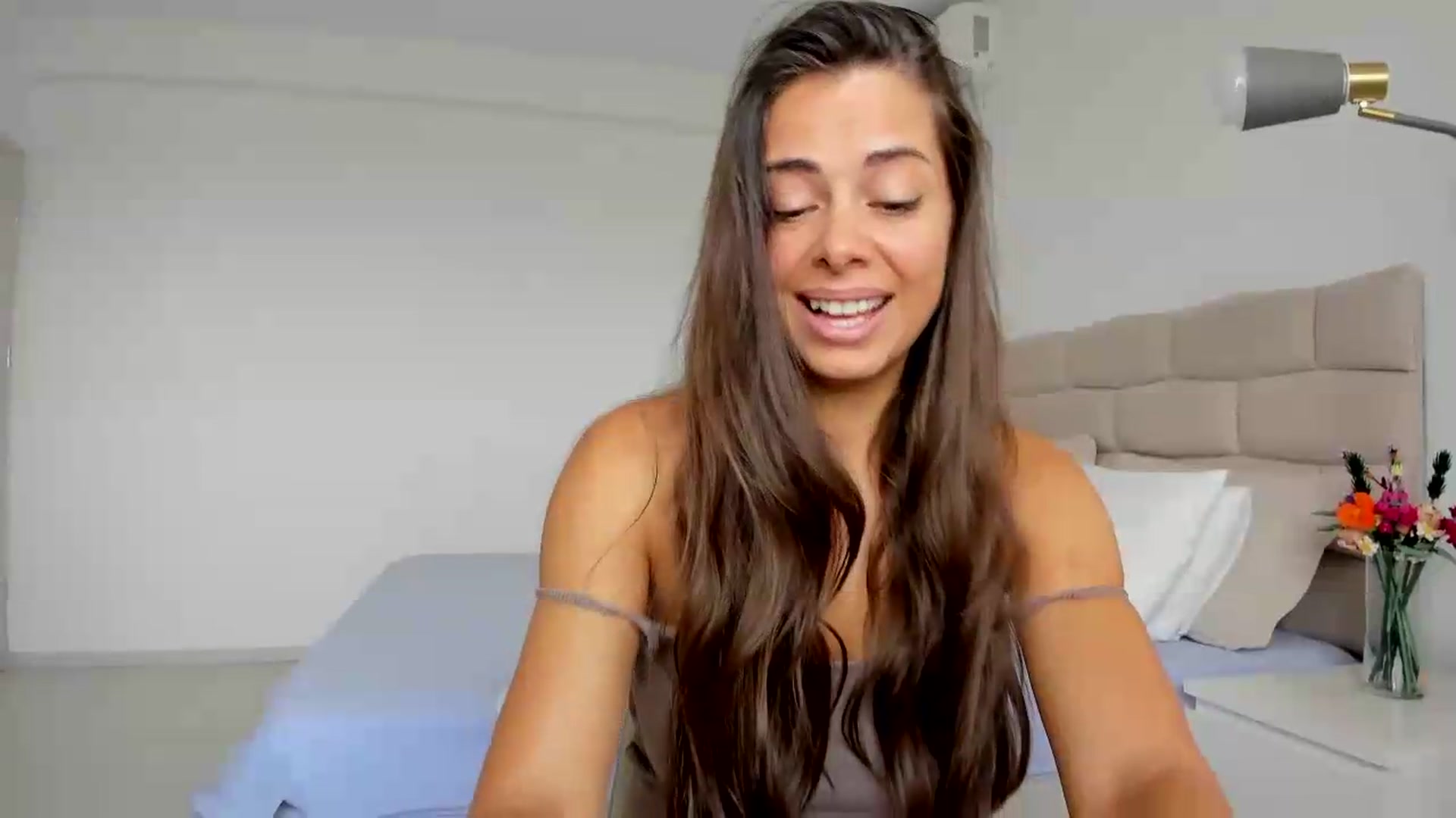 Gallery image thumbnail from Krys_'s myfreecams stream on, 07/23/2026, 06:40 image 13 of 20
