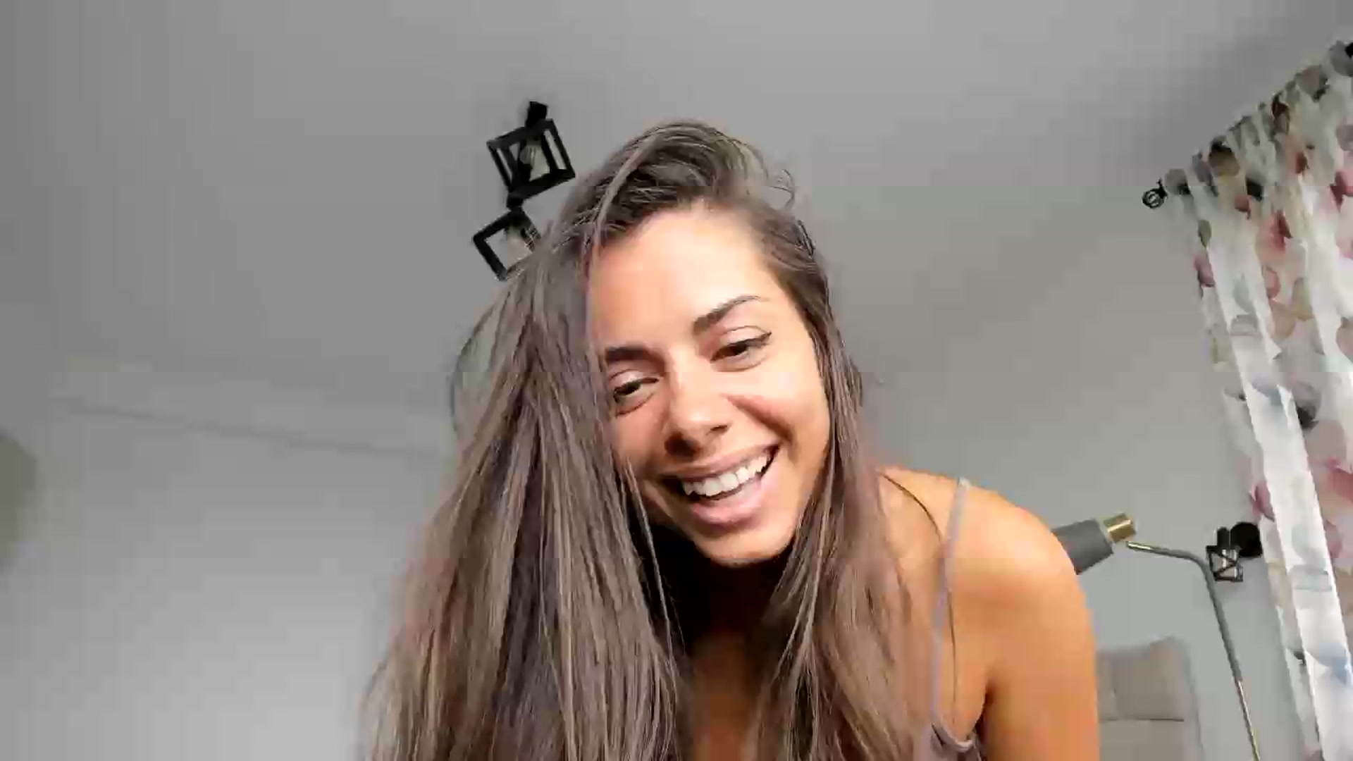 Gallery image thumbnail from Krys_'s myfreecams stream on, 07/23/2026, 08:54 image 4 of 20