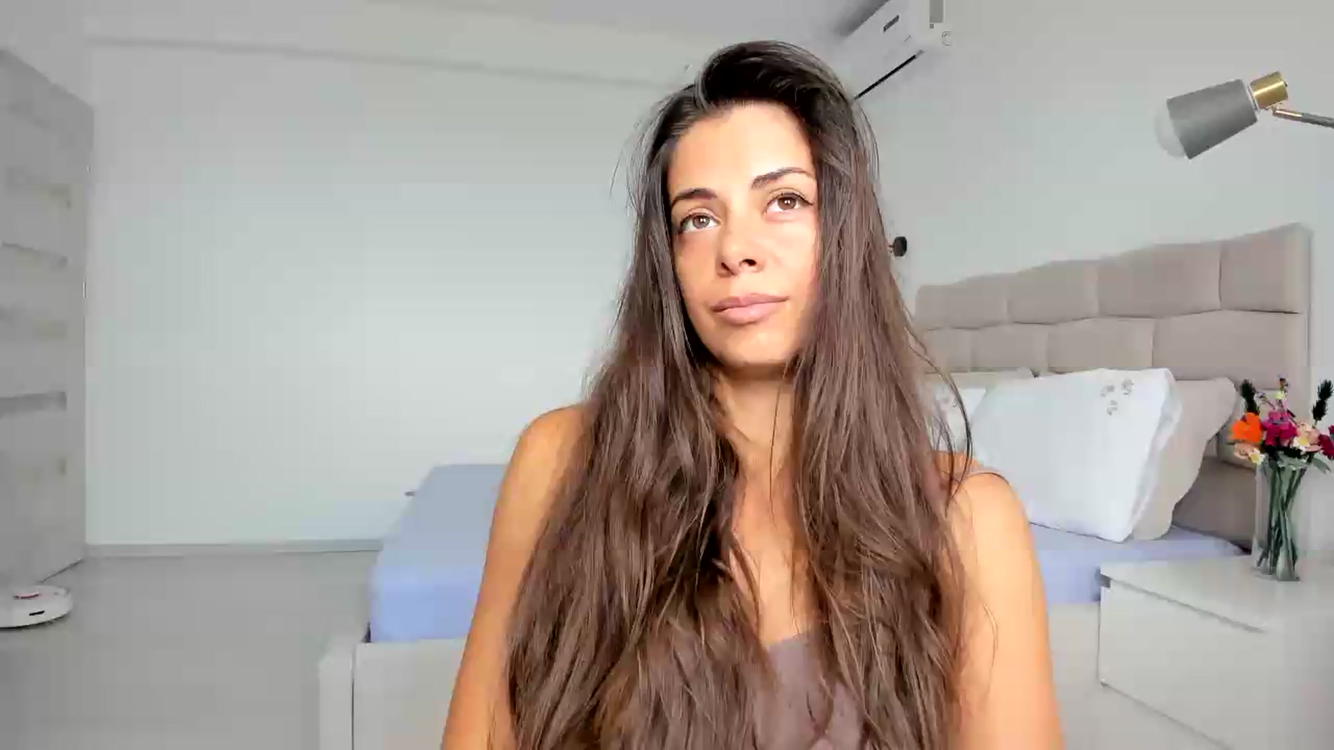 Gallery image thumbnail from Krys_'s myfreecams stream on, 07/23/2026, 08:54 image 13 of 20