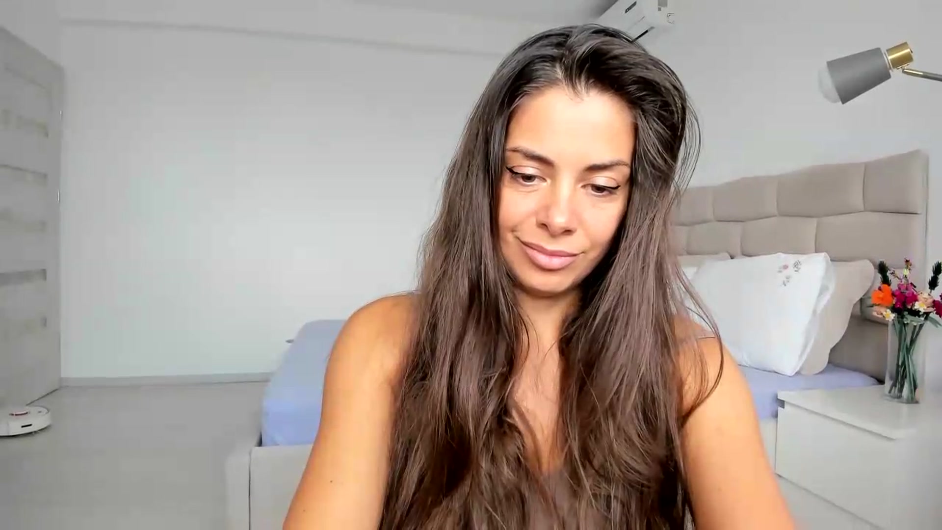 Gallery image thumbnail from Krys_'s myfreecams stream on, 07/23/2026, 08:54 image 14 of 20