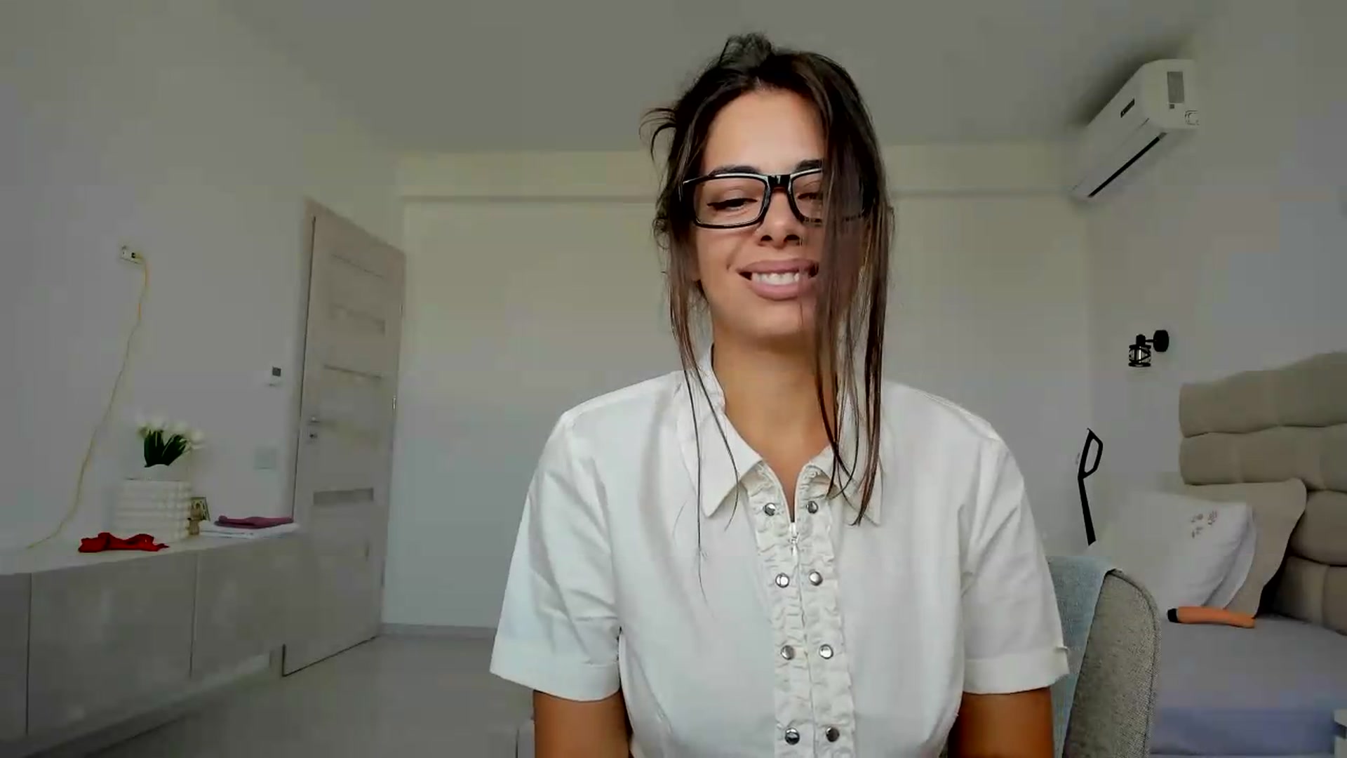 Gallery image thumbnail from Krys_'s myfreecams stream on, 07/24/2026, 06:40 image 17 of 20