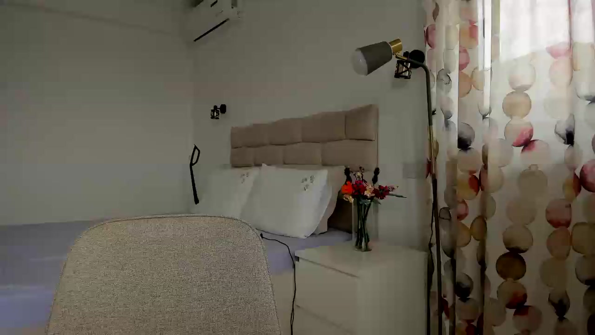 Gallery image thumbnail from Krys_'s myfreecams stream on, 07/27/2026, 07:20 image 1 of 20