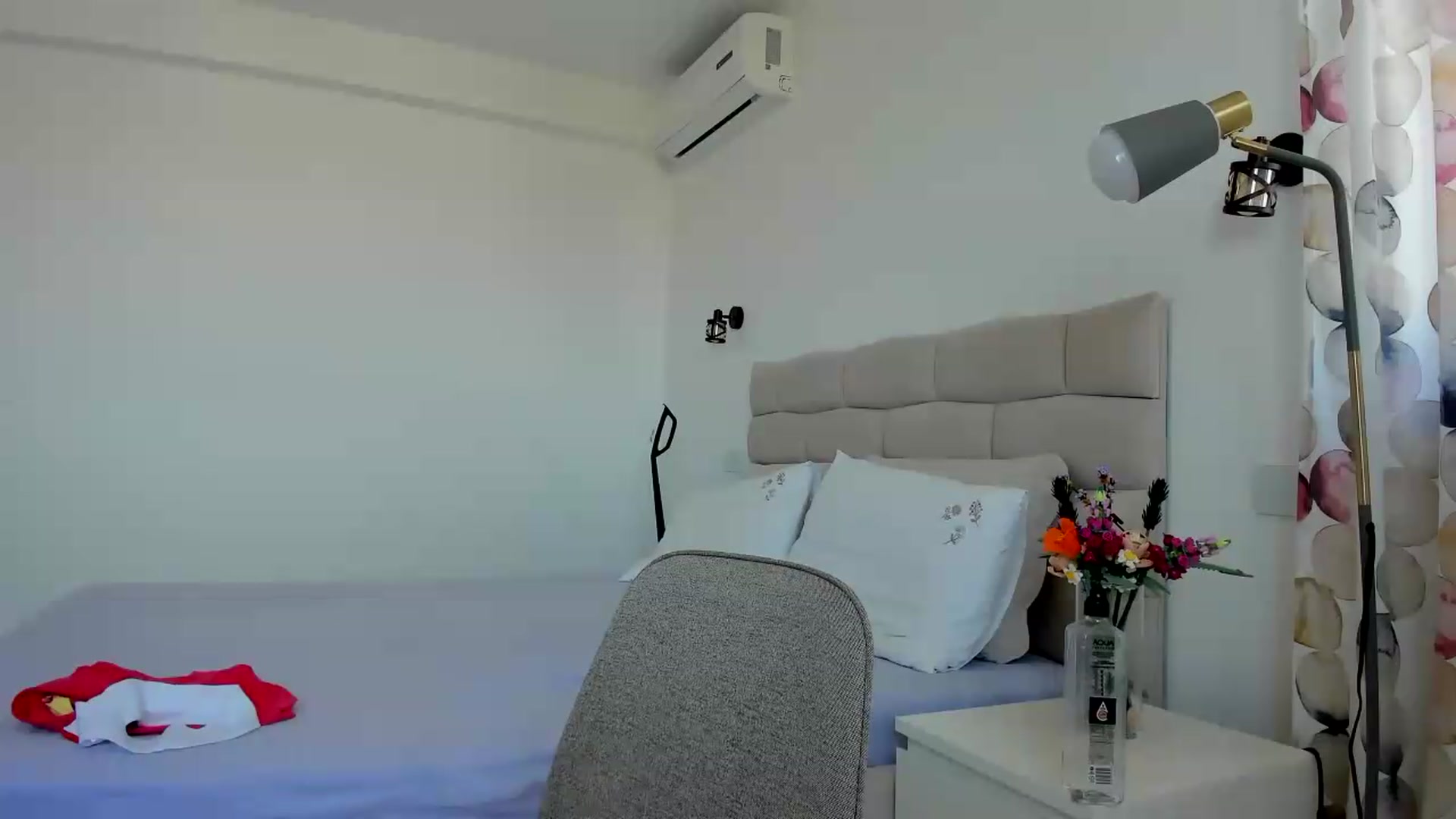 Gallery image thumbnail from Krys_'s myfreecams stream on, 07/28/2026, 07:58 image 13 of 20