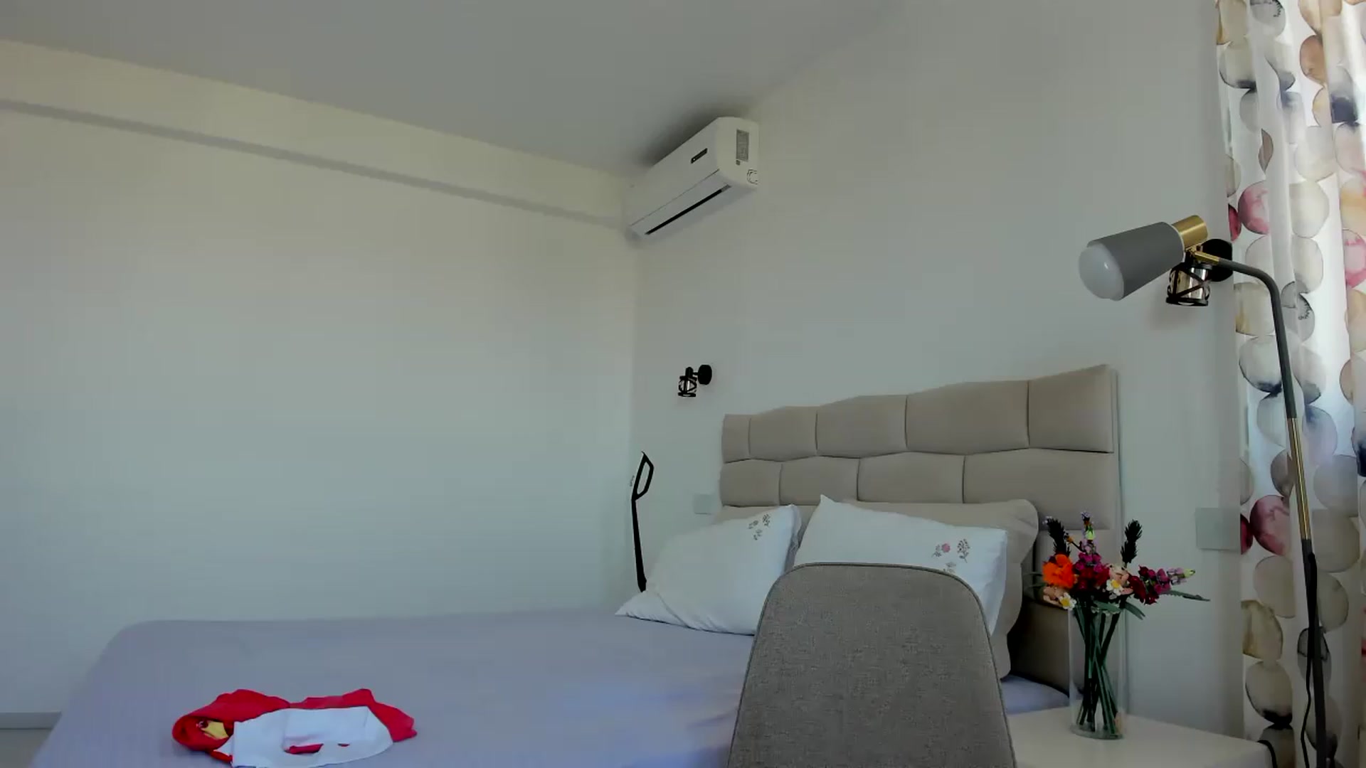 Gallery image thumbnail from Krys_'s myfreecams stream on, 07/28/2026, 07:58 image 7 of 20