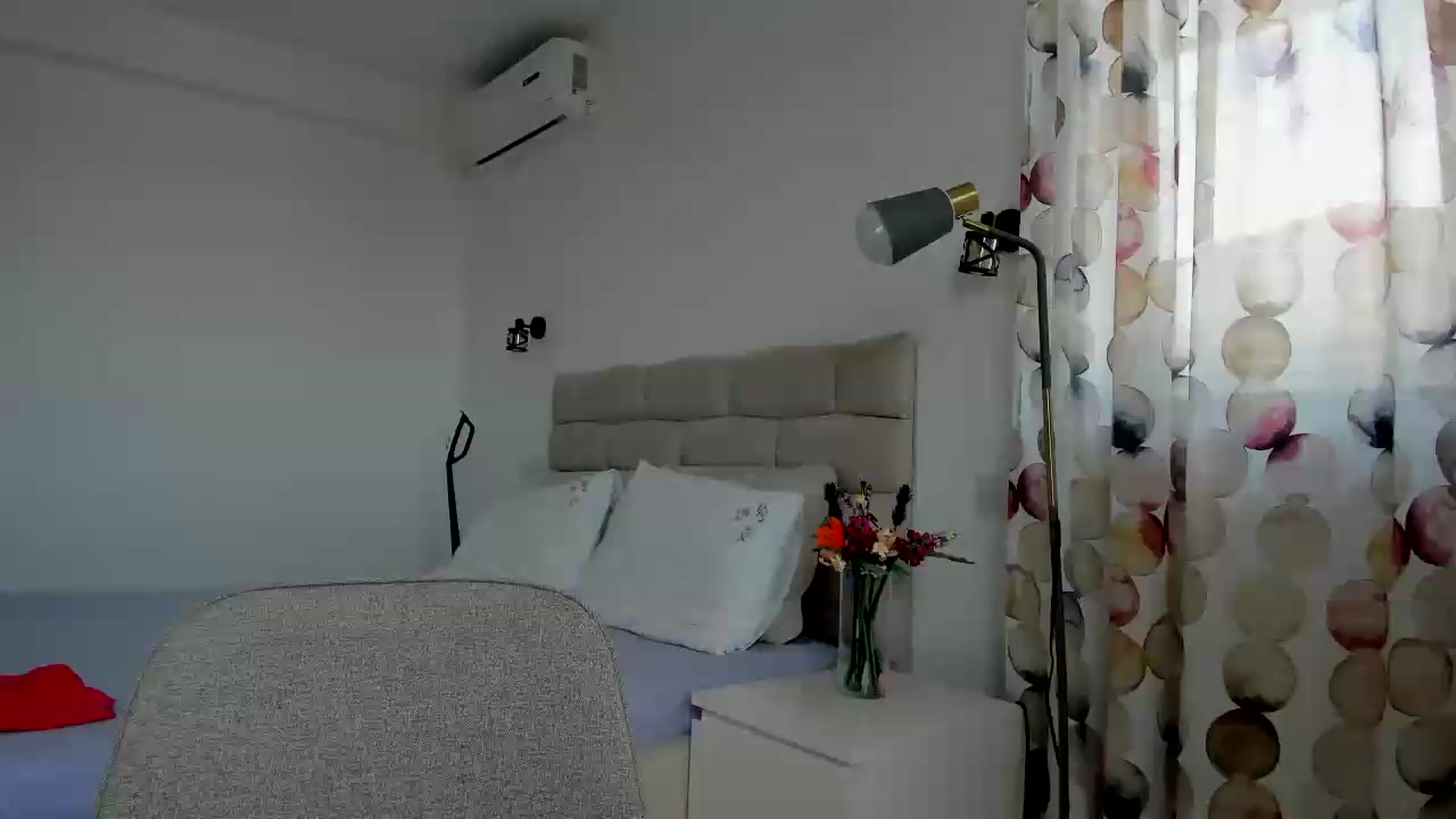 Gallery image thumbnail from Krys_'s myfreecams stream on, 07/28/2026, 07:58 image 1 of 20