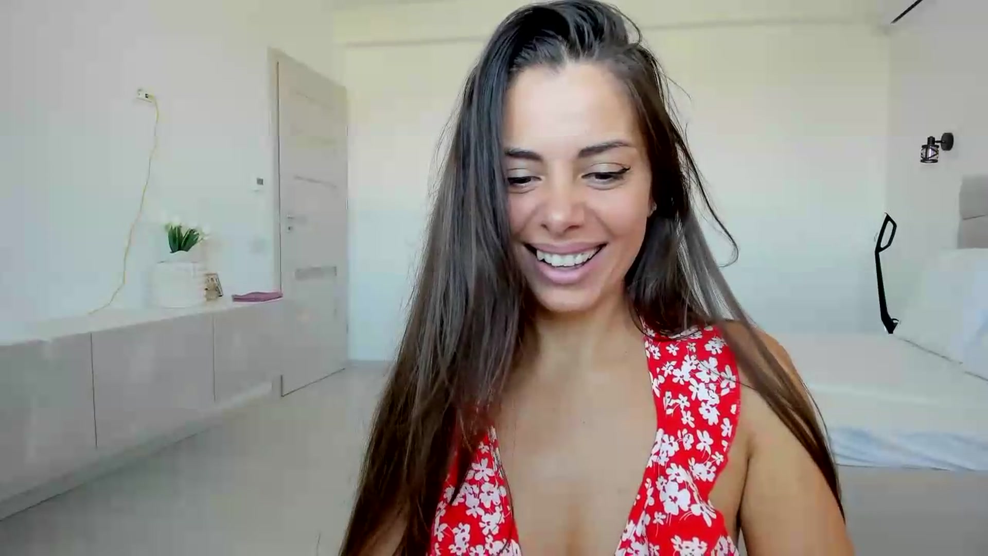 Gallery image thumbnail from Krys_'s myfreecams stream on, 07/29/2026, 06:21 image 18 of 20