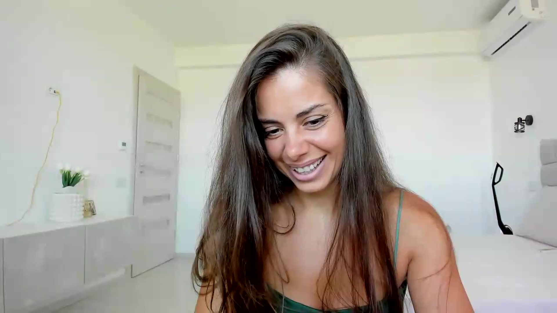 Gallery image thumbnail from Krys_'s myfreecams stream on, 08/01/2026, 10:16 image 10 of 20