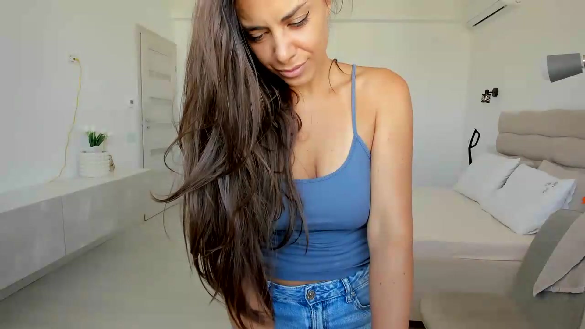 Gallery image thumbnail from Krys_'s myfreecams stream on, 08/07/2026, 07:44 image 19 of 20