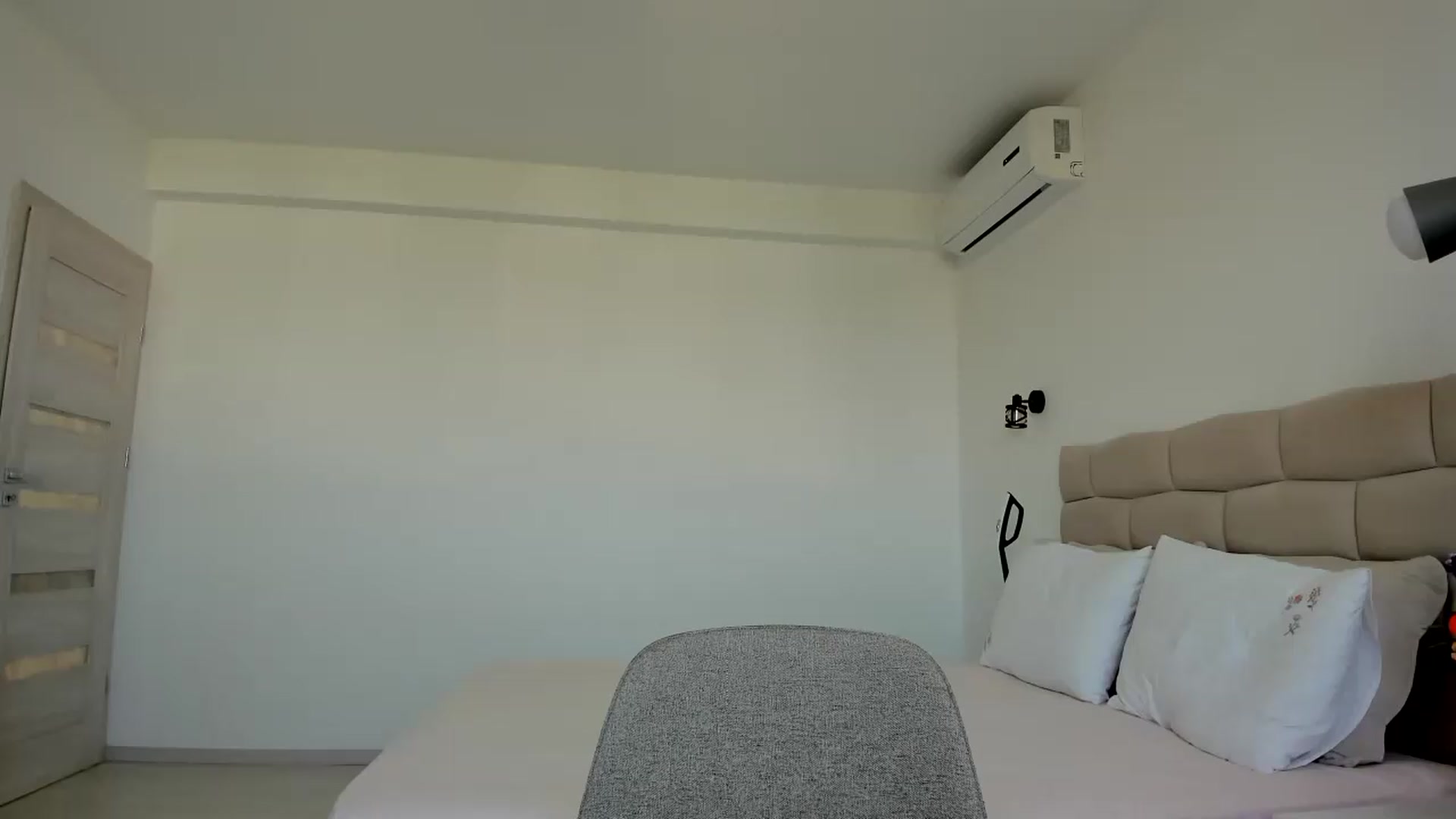 Gallery image thumbnail from Krys_'s myfreecams stream on, 08/12/2026, 06:10 image 3 of 20