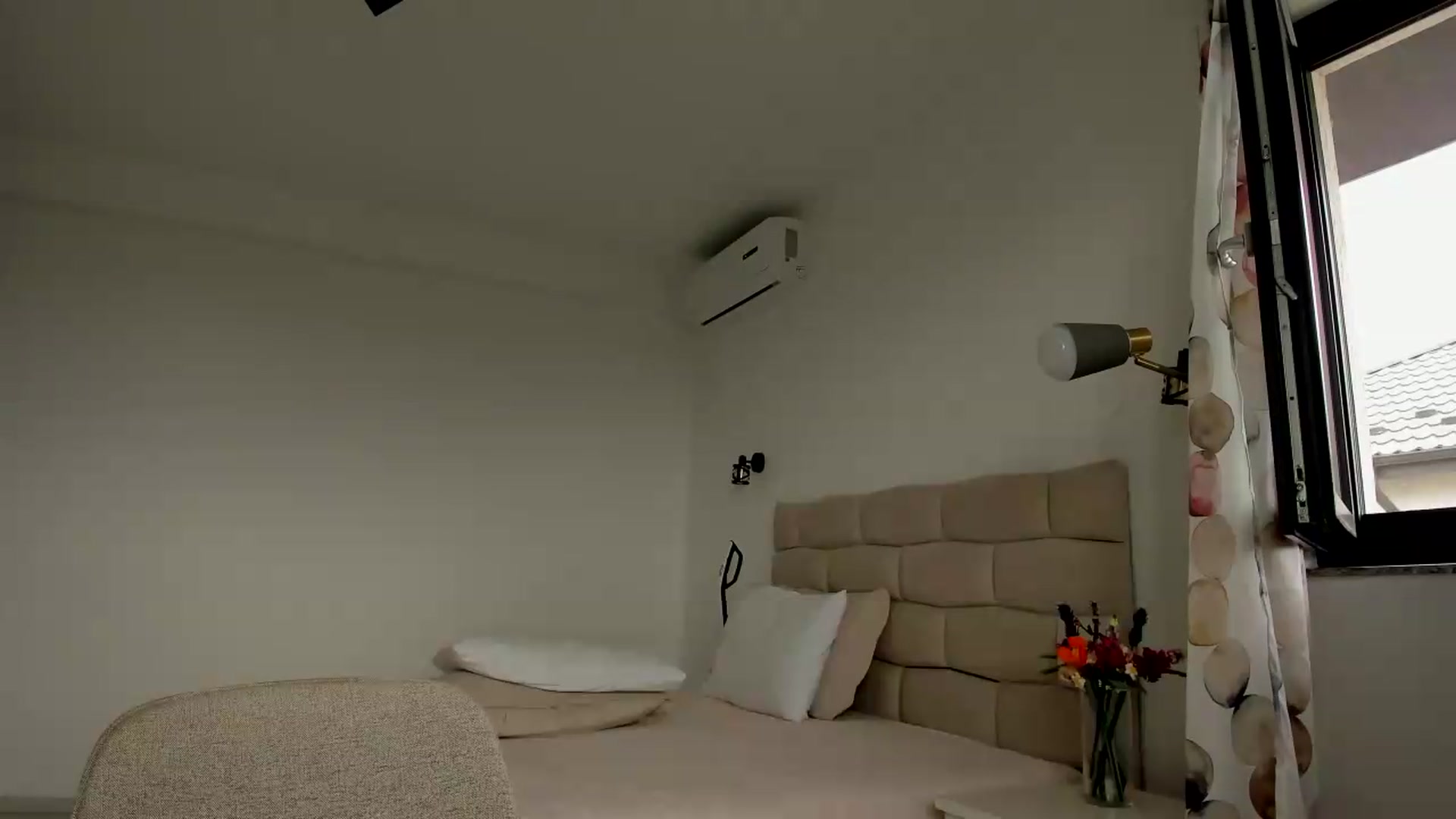 Gallery image thumbnail from Krys_'s myfreecams stream on, 08/13/2026, 08:17 image 11 of 20