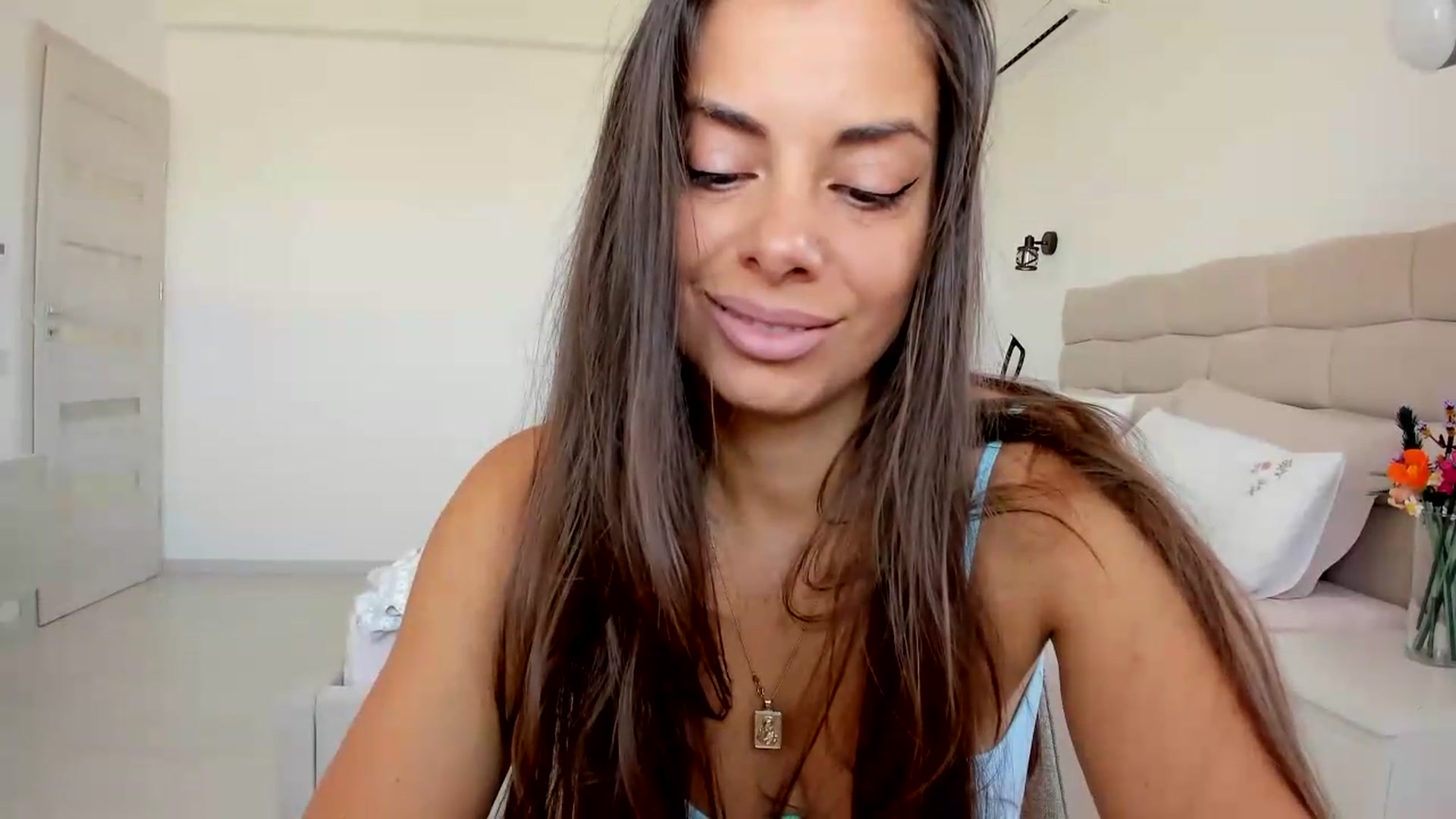Gallery image thumbnail from Krys_'s myfreecams stream on, 08/14/2026, 06:47 image 8 of 20