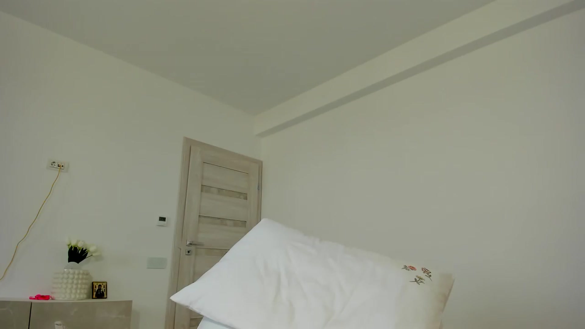 Gallery image thumbnail from Krys_'s myfreecams stream on, 08/14/2026, 08:40 image 2 of 20