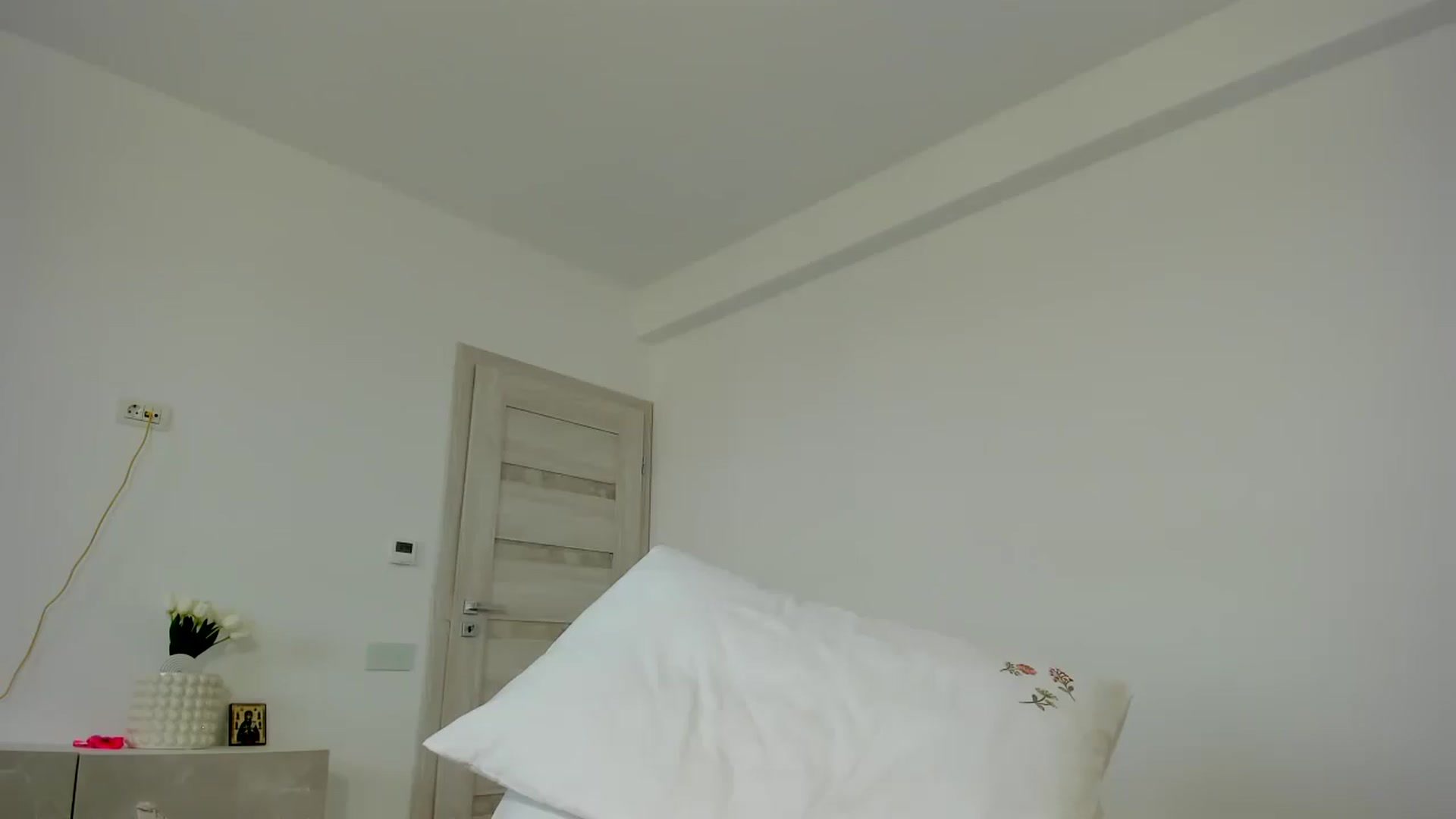 Gallery image thumbnail from Krys_'s myfreecams stream on, 08/14/2026, 08:40 image 3 of 20