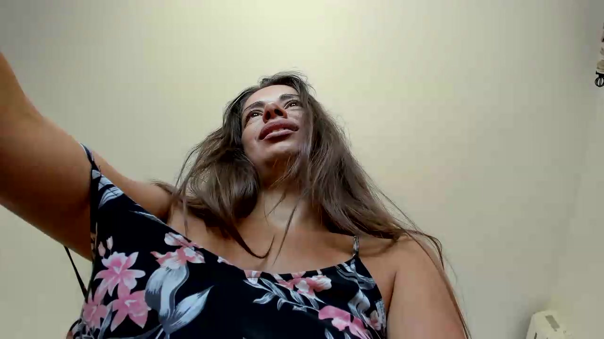 Gallery image thumbnail from Krys_'s myfreecams stream on, 08/16/2026, 08:44 image 14 of 20