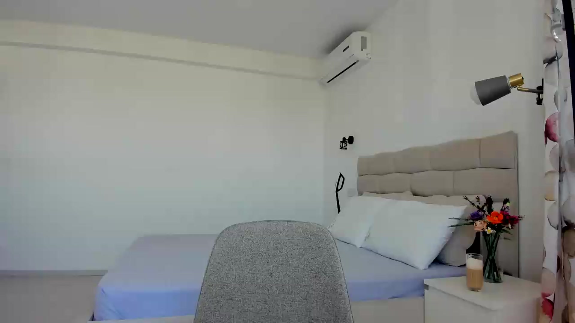 Gallery image thumbnail from Krys_'s myfreecams stream on, 08/17/2026, 07:08 image 1 of 20