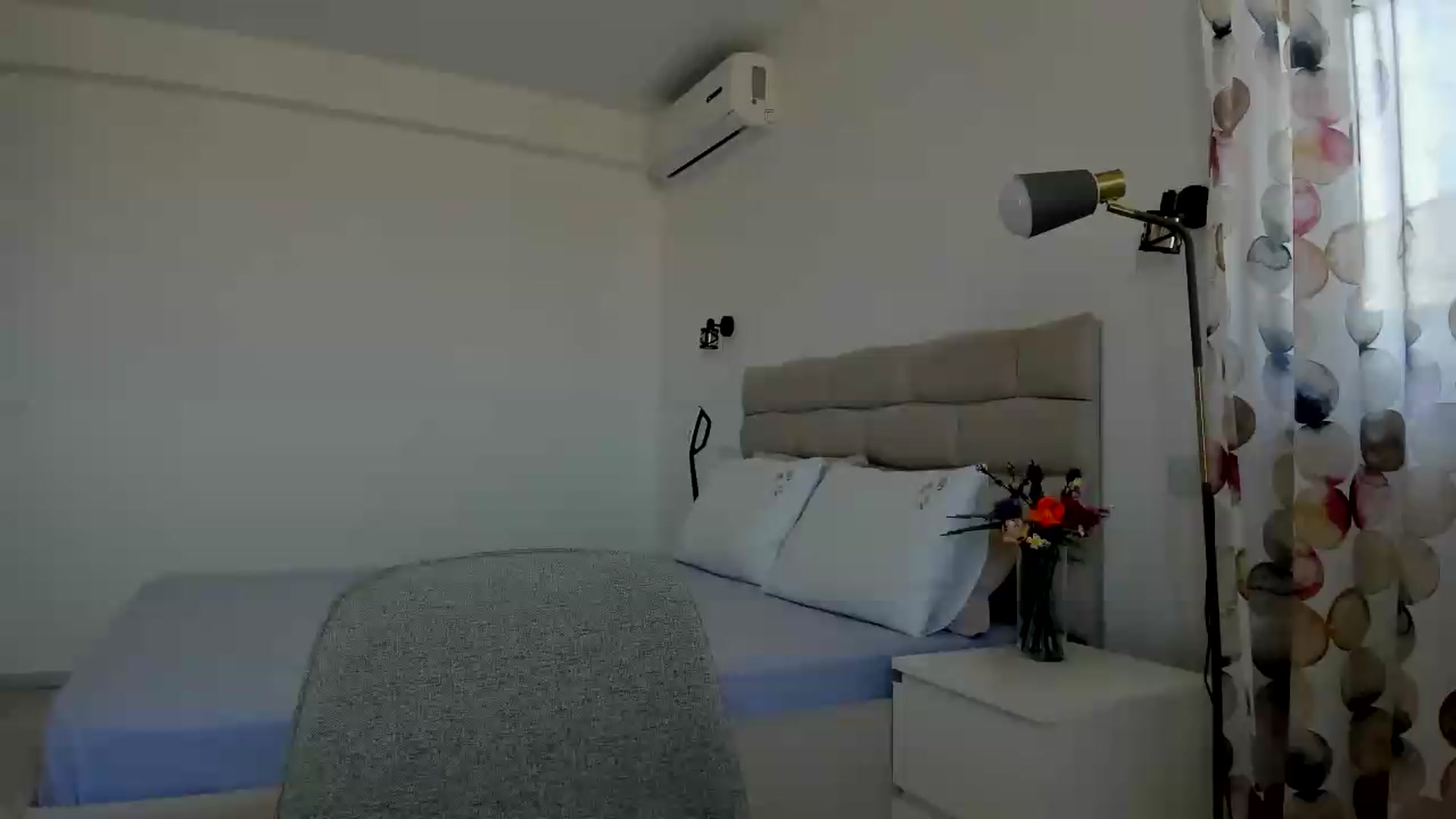 Gallery image thumbnail from Krys_'s myfreecams stream on, 08/21/2026, 10:10 image 1 of 20