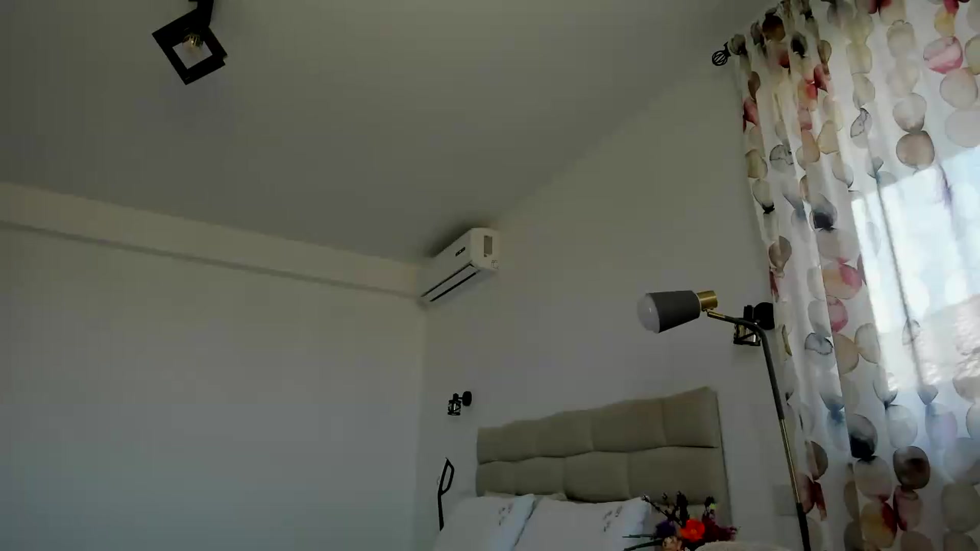 Gallery image thumbnail from Krys_'s myfreecams stream on, 08/21/2026, 10:10 image 16 of 20