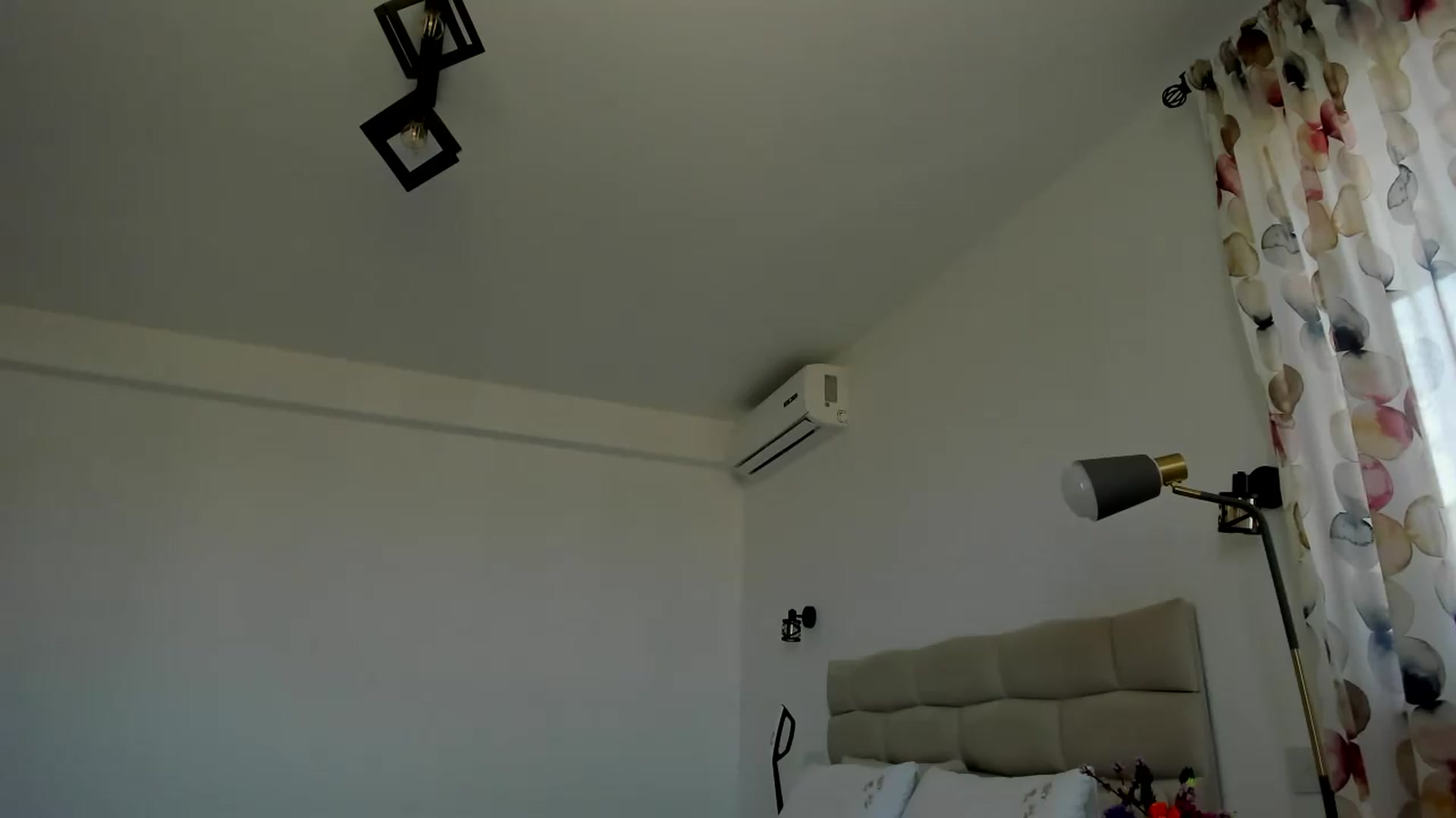 Gallery image thumbnail from Krys_'s myfreecams stream on, 08/21/2026, 10:10 image 8 of 20
