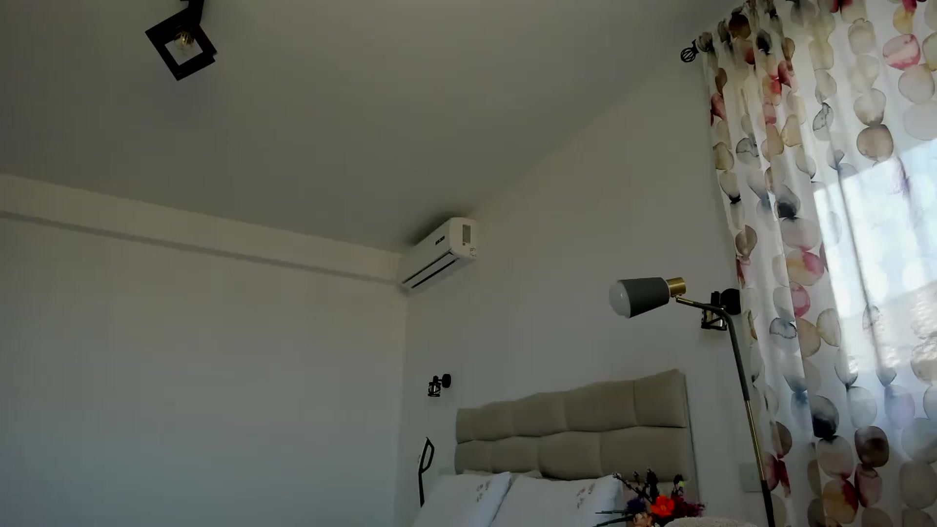 Gallery image thumbnail from Krys_'s myfreecams stream on, 08/21/2026, 10:10 image 14 of 20