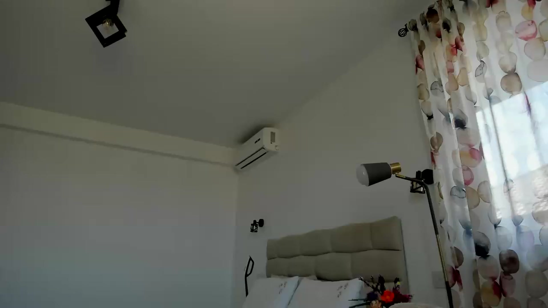 Gallery image thumbnail from Krys_'s myfreecams stream on, 08/21/2026, 10:10 image 17 of 20