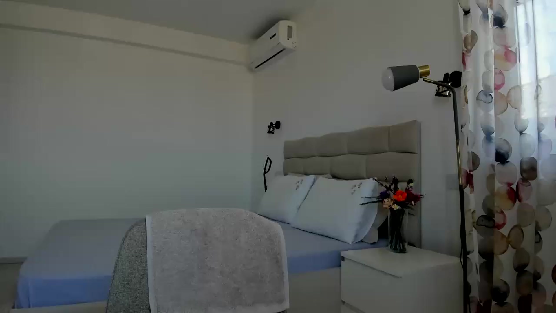 Gallery image thumbnail from Krys_'s myfreecams stream on, 08/21/2026, 10:10 image 2 of 20