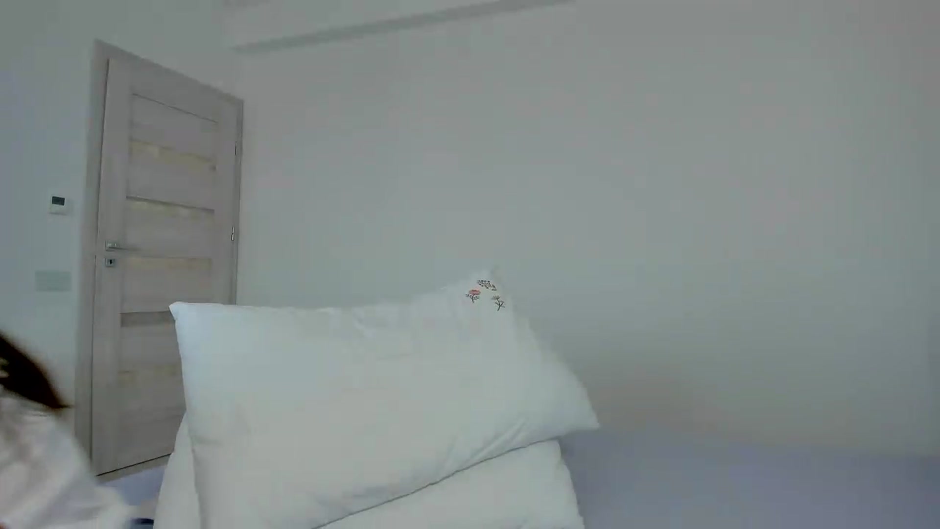 Gallery image thumbnail from Krys_'s myfreecams stream on, 08/21/2026, 11:06 image 9 of 20