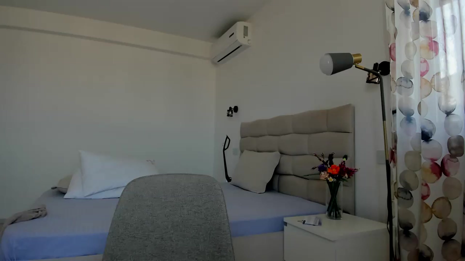 Gallery image thumbnail from Krys_'s myfreecams stream on, 08/22/2026, 09:20 image 1 of 20
