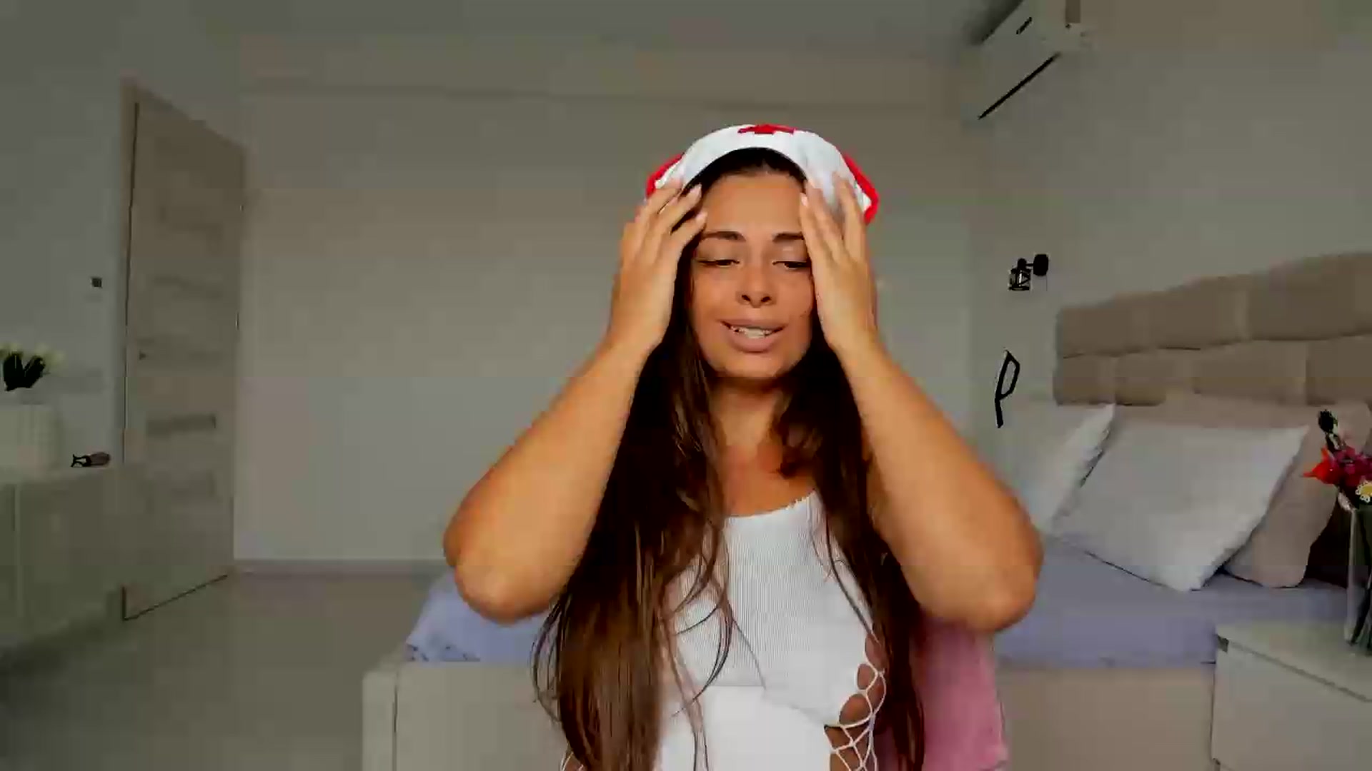 Gallery image thumbnail from Krys_'s myfreecams stream on, 09/12/2026, 08:57 image 14 of 20