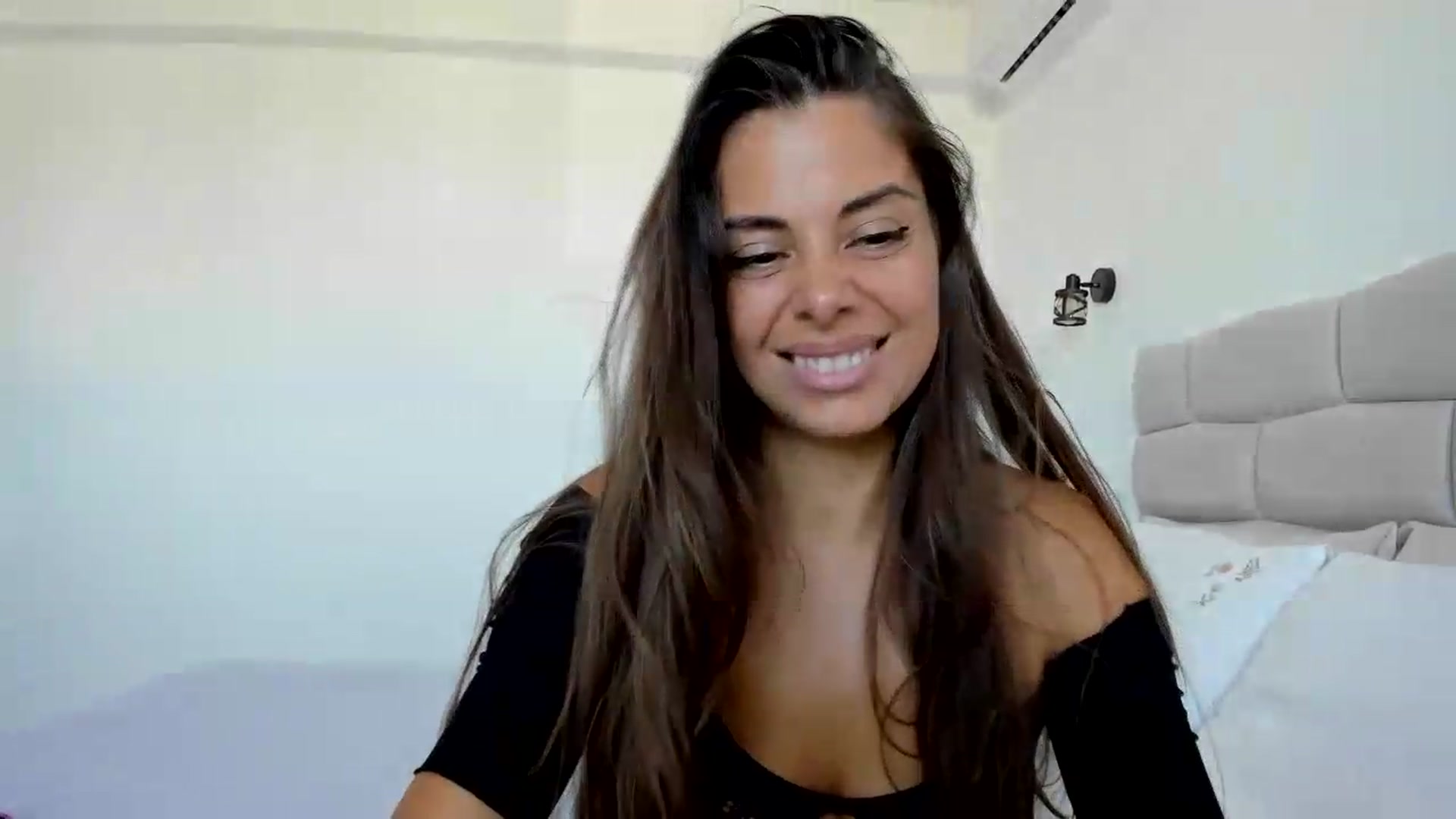 Gallery image thumbnail from Krys_'s myfreecams stream on, 09/14/2026, 08:44 image 8 of 20