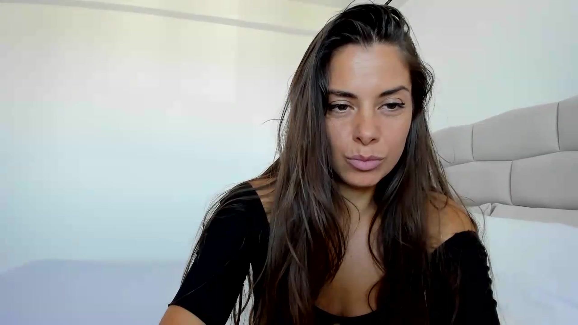 Gallery image thumbnail from Krys_'s myfreecams stream on, 09/14/2026, 08:44 image 7 of 20