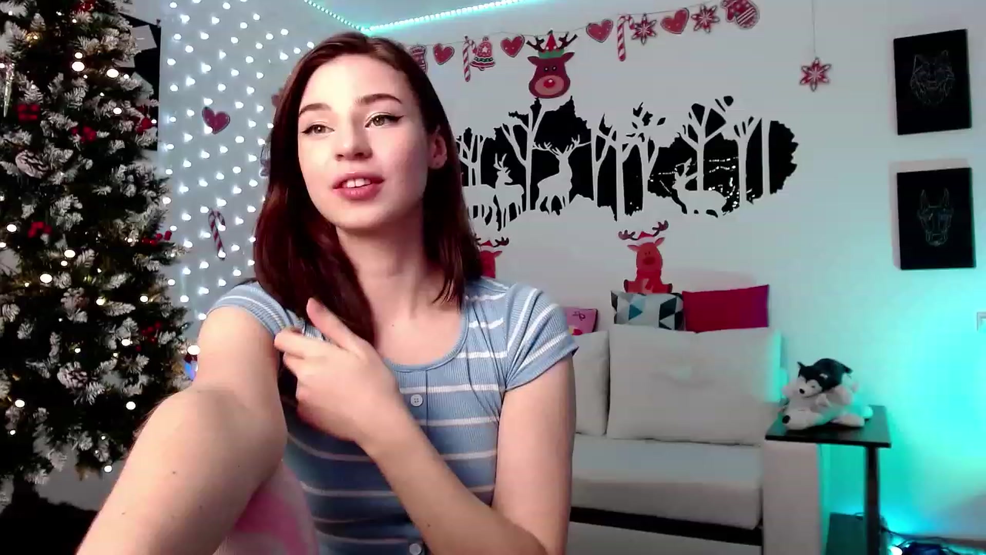 Gallery image thumbnail from Krystal4Boys's myfreecams stream on, 12/15/2022, 12:10 image 3 of 20