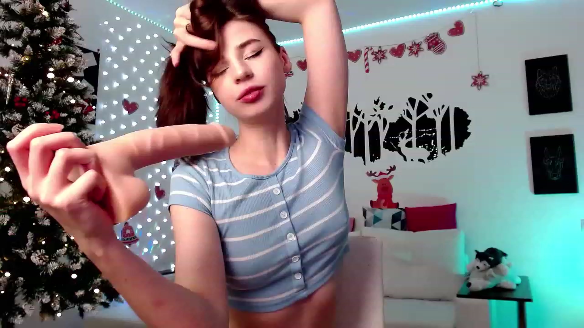 Gallery image thumbnail from Krystal4Boys's myfreecams stream on, 12/15/2022, 12:10 image 6 of 20