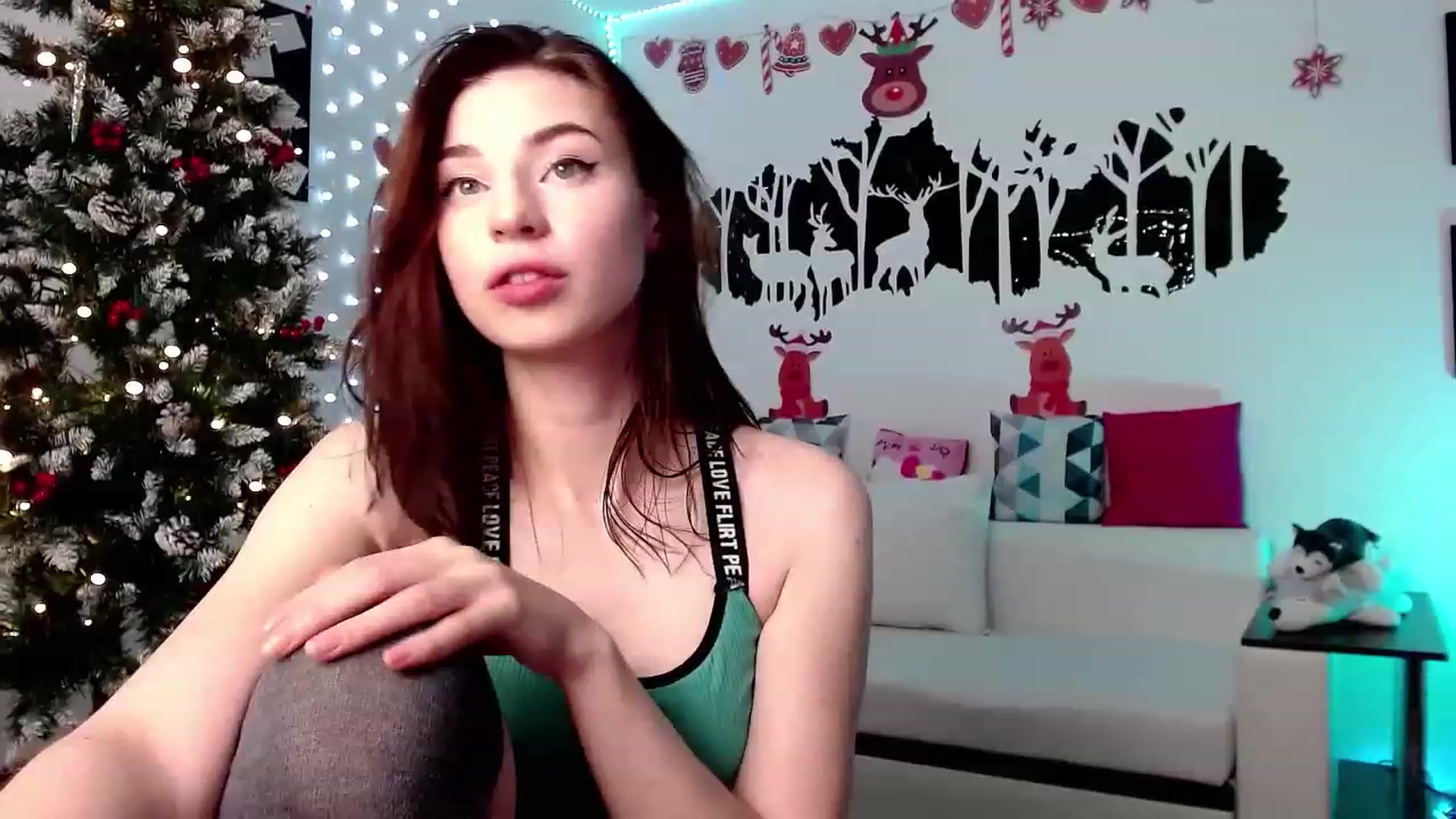 Gallery image thumbnail from Krystal4Boys's myfreecams stream on, 12/15/2022, 16:43 image 4 of 20
