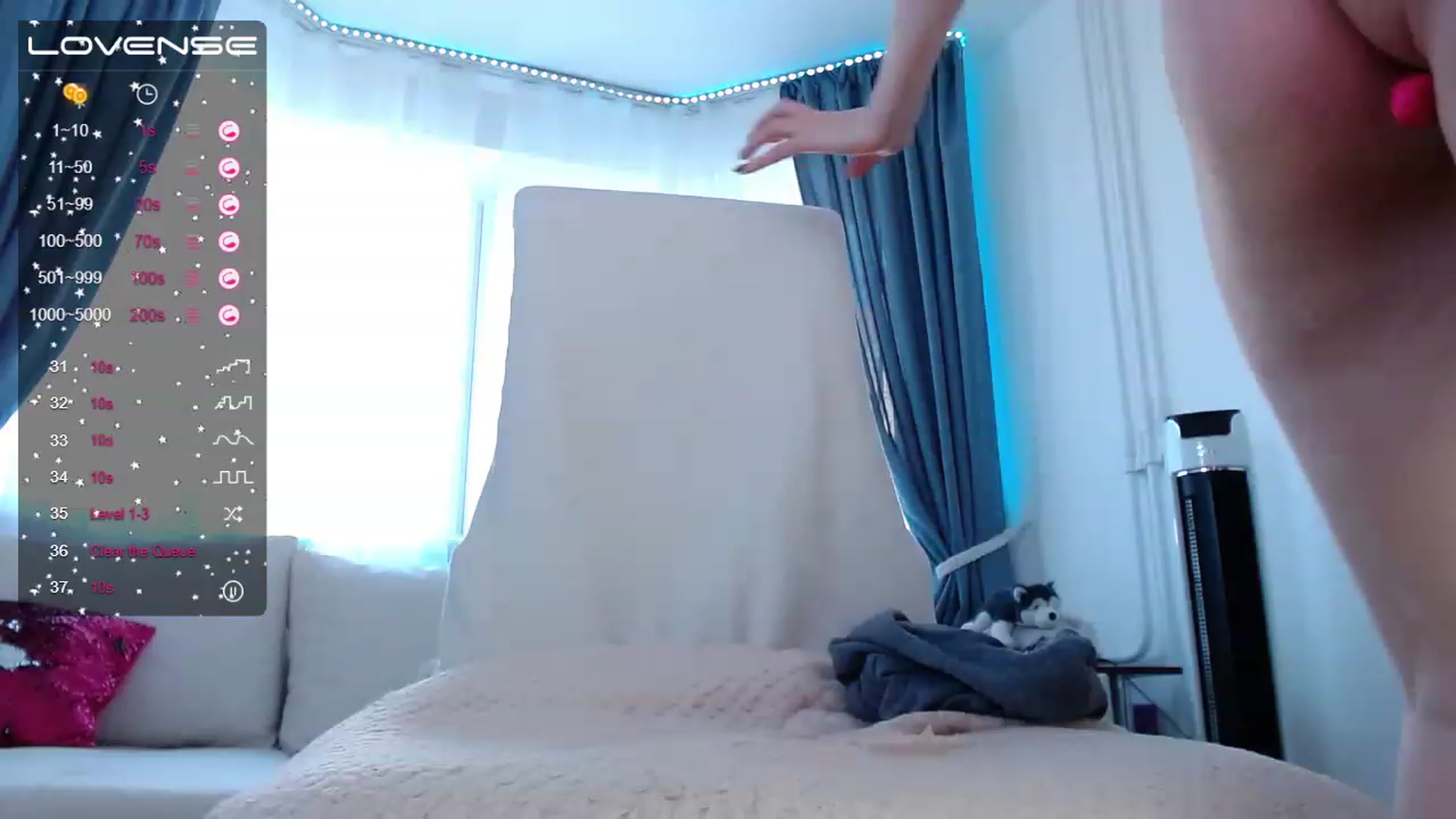 Gallery image thumbnail from Krystal4Boys's myfreecams stream on, 05/20/2023, 06:20 image 13 of 20