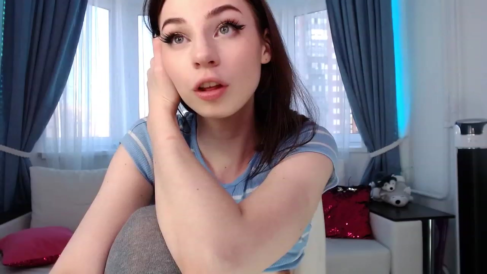 Gallery image thumbnail from Krystal4Boys's myfreecams stream on, 05/31/2023, 01:59 image 16 of 20
