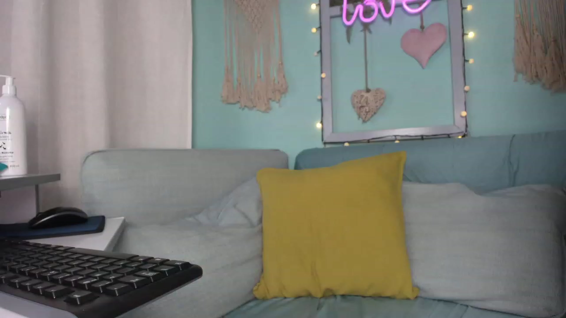 Gallery image thumbnail from KrystalByjou's myfreecams stream on, 11/22/2022, 09:11 image 19 of 20