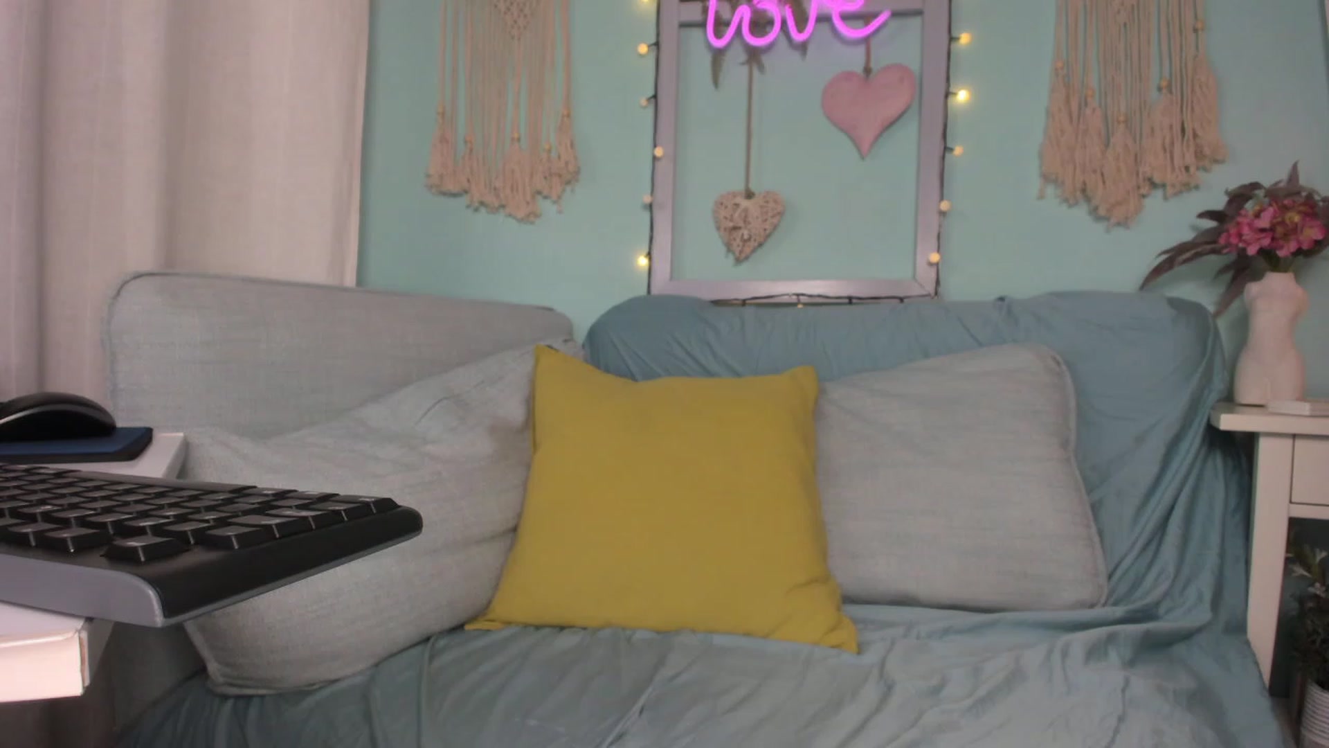 Gallery image thumbnail from KrystalByjou's myfreecams stream on, 12/05/2022, 12:32 image 2 of 20