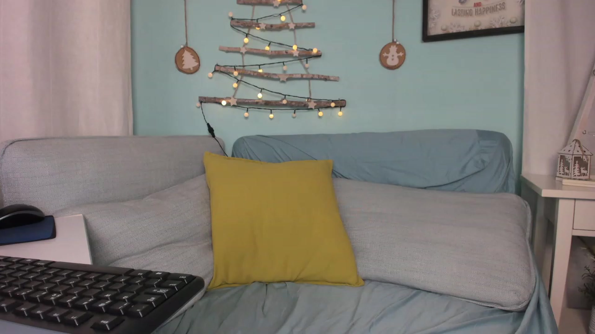 Gallery image thumbnail from KrystalByjou's myfreecams stream on, 12/27/2022, 10:06 image 11 of 20