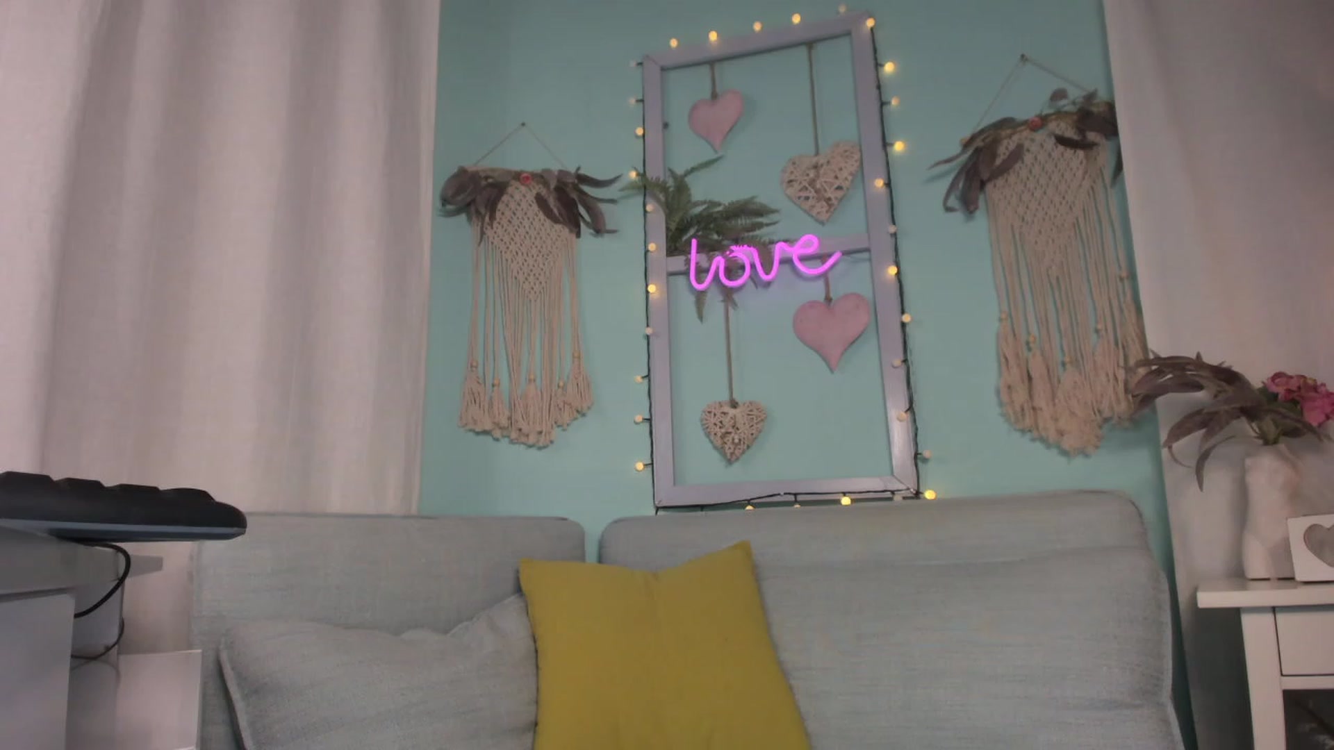 Gallery image thumbnail from KrystalByjou's myfreecams stream on, 01/12/2023, 10:14 image 5 of 20