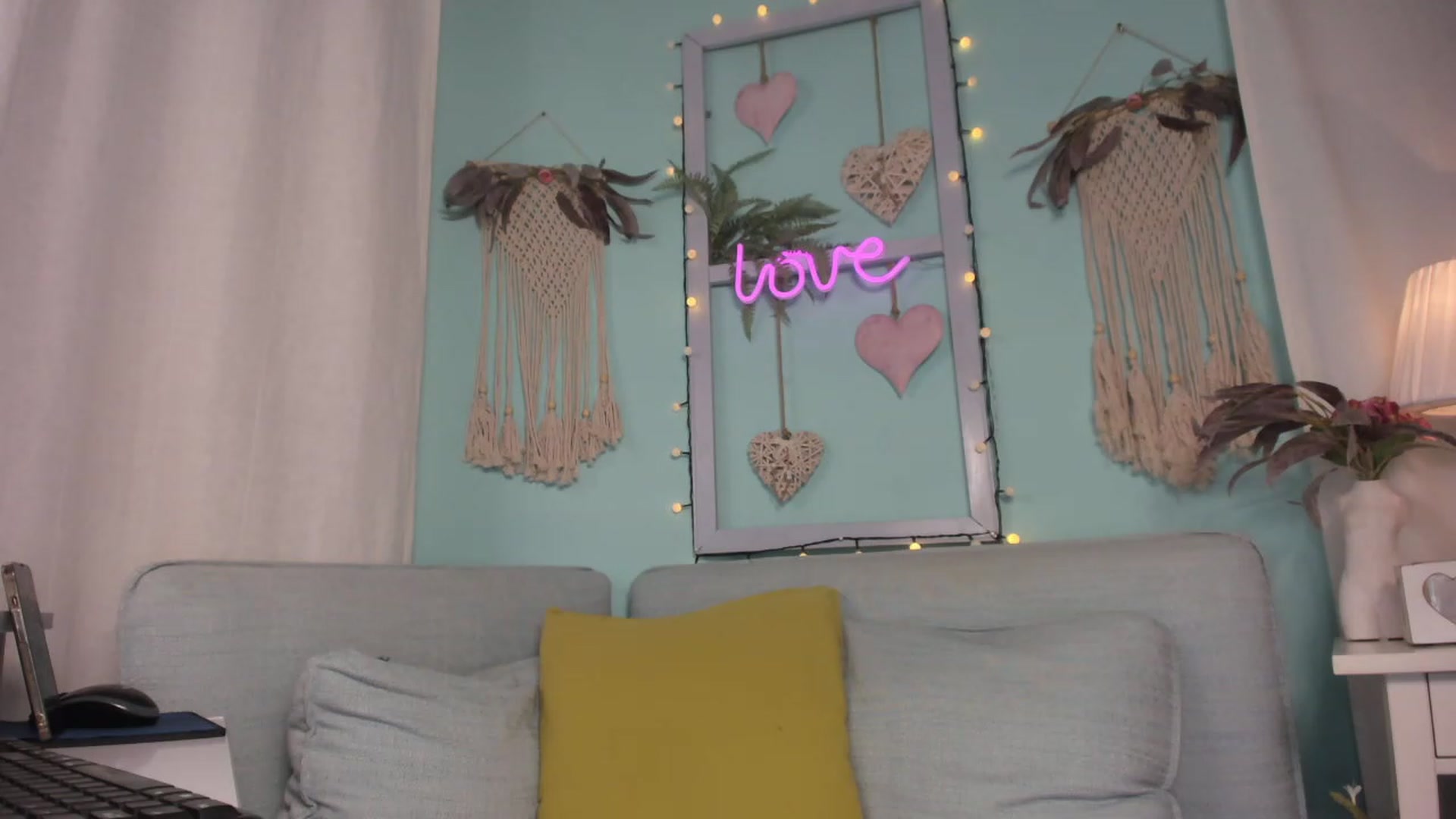 Gallery image thumbnail from KrystalByjou's myfreecams stream on, 01/19/2023, 12:23 image 20 of 20